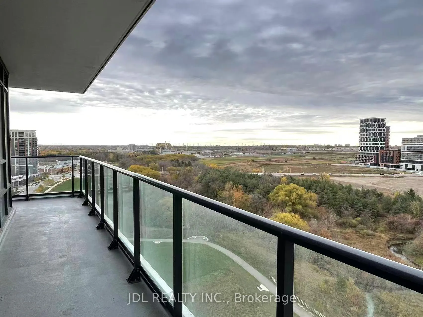 Photo 12 of Unit A 1701, 8 Water Walk Drive, Markham, Unionville — HOMEH