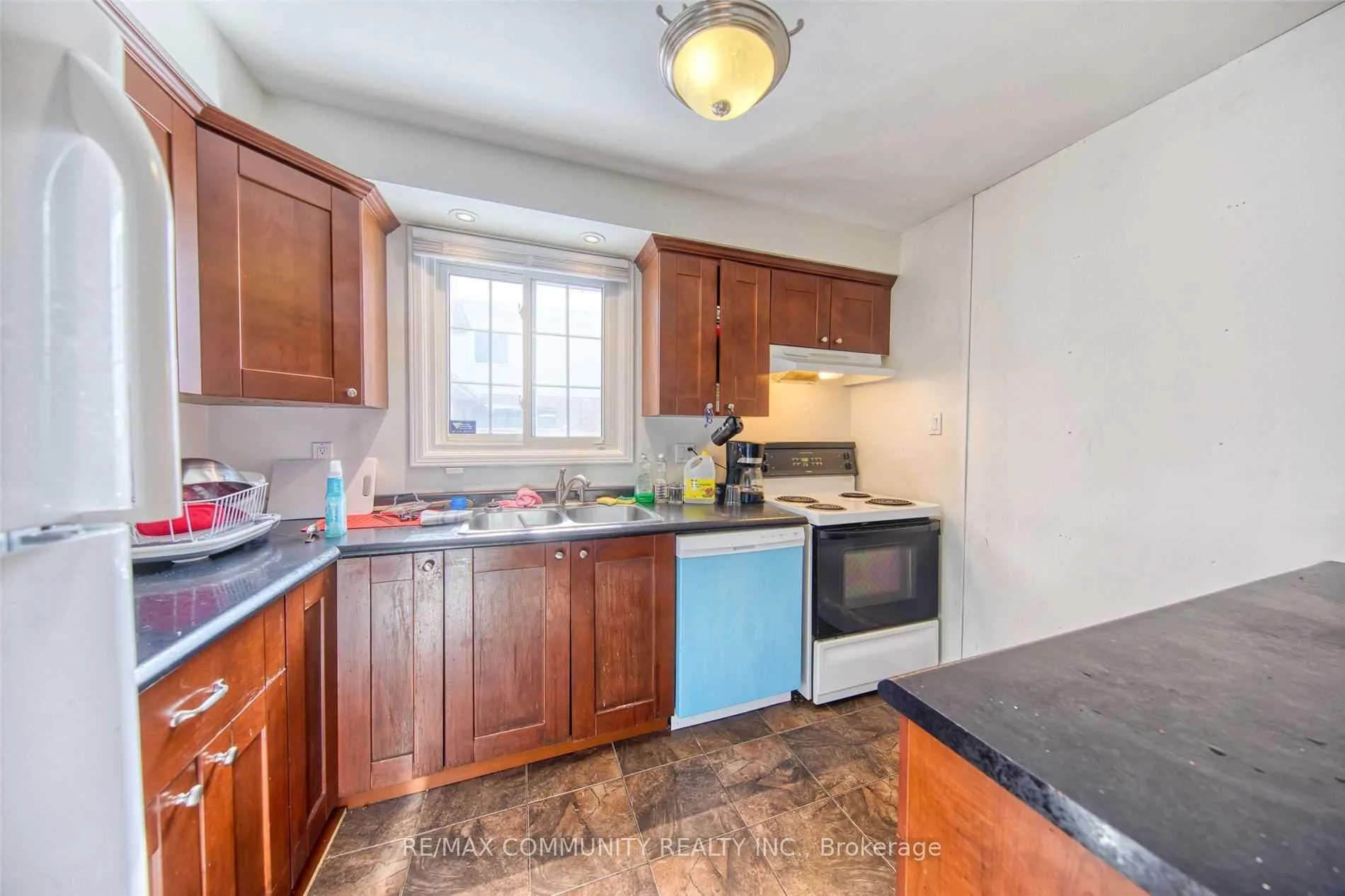 Photo 9 of 60 Keefer Road, Thorold, Confederation Heights — HOMEH