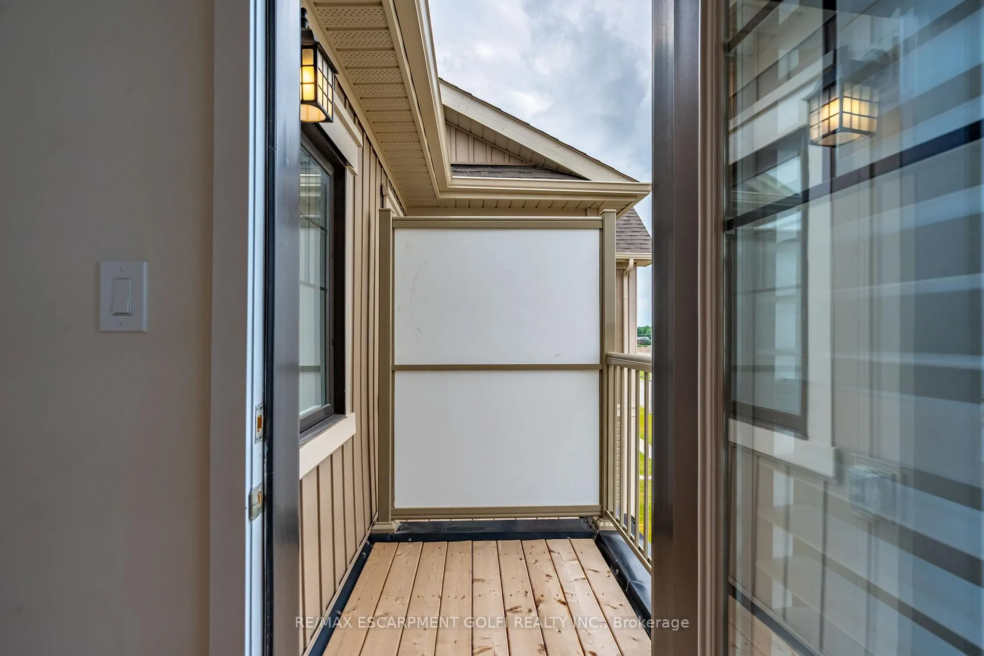 Photo 13 of 91 Melody Lane E, Thorold, Port Robinson — HOMEH