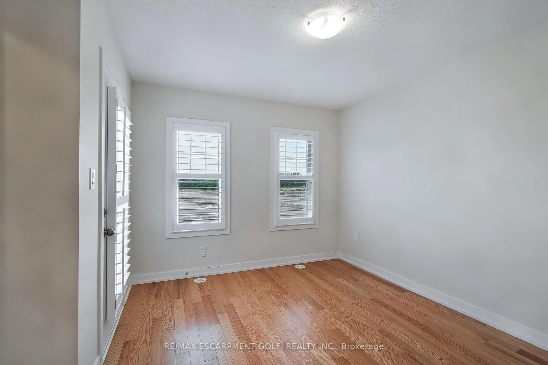 Photo 16 of 91 Melody Lane E, Thorold, Port Robinson — HOMEH