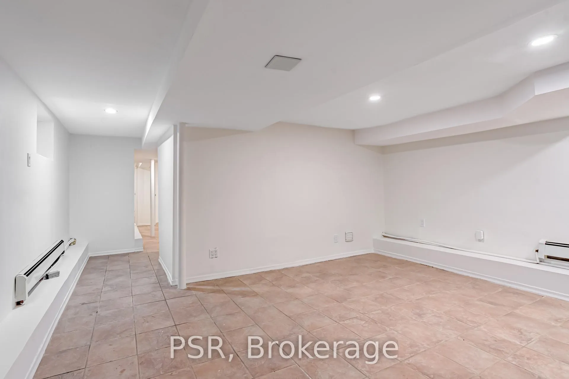 Photo 8 of Unit Bsmt, 678 Huron Street, Toronto, The Annex — HOMEH