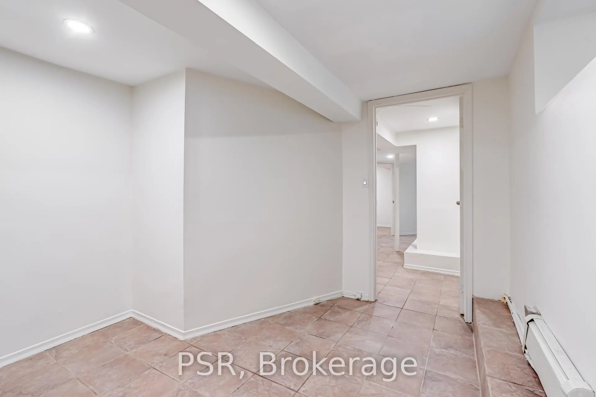 Photo 10 of Unit Bsmt, 678 Huron Street, Toronto, The Annex — HOMEH