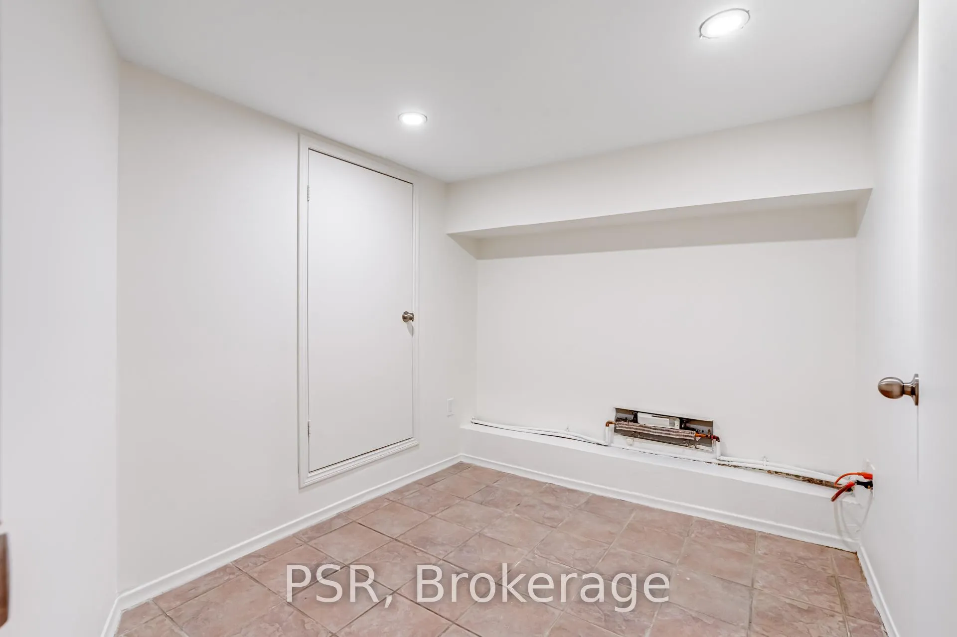Photo 11 of Unit Bsmt, 678 Huron Street, Toronto, The Annex — HOMEH
