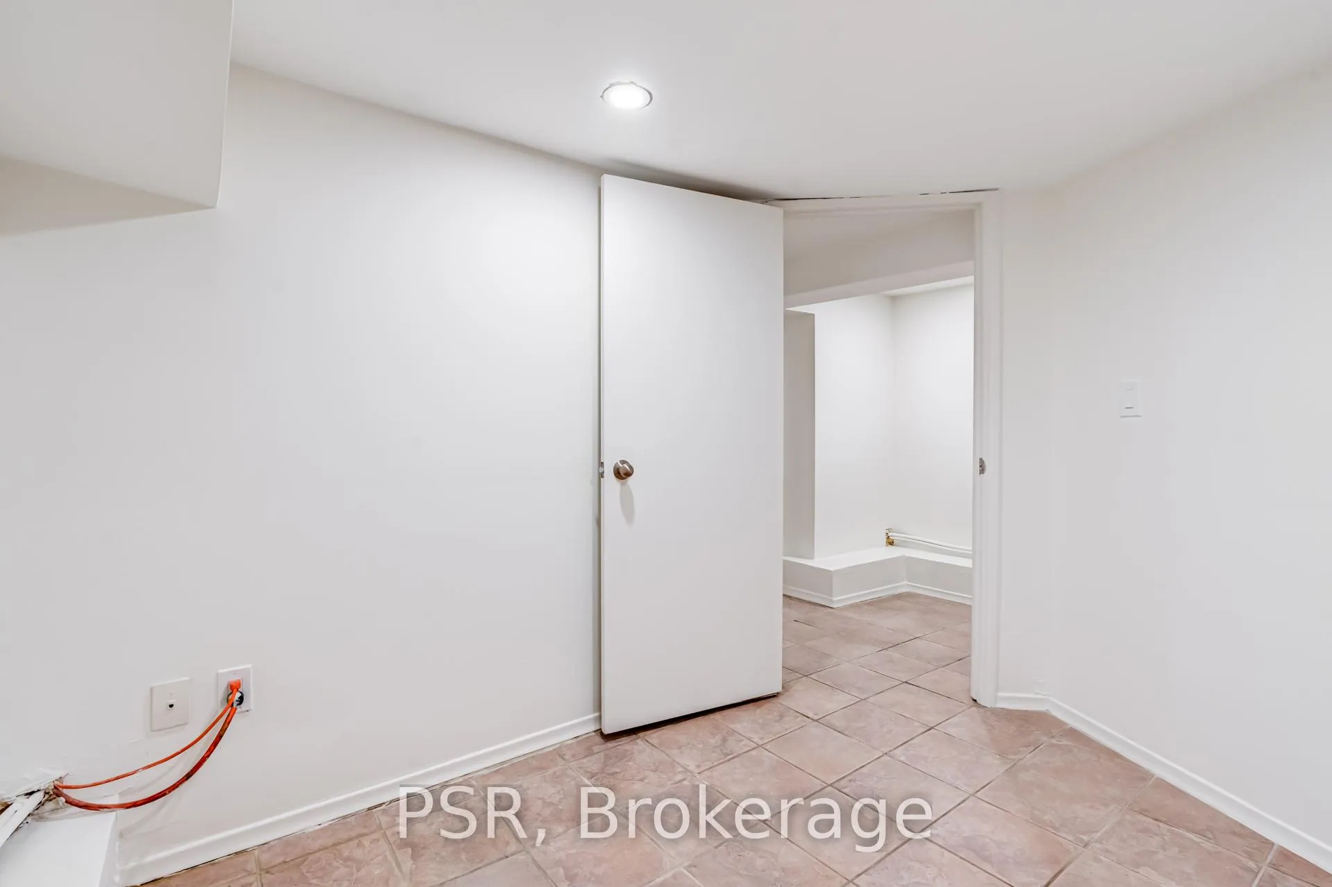 Photo 12 of Unit Bsmt, 678 Huron Street, Toronto, The Annex — HOMEH