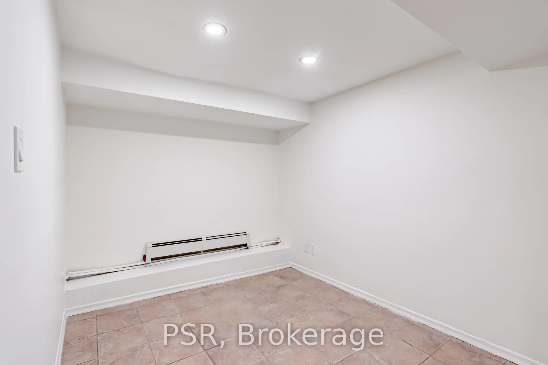 Photo 13 of Unit Bsmt, 678 Huron Street, Toronto, The Annex — HOMEH