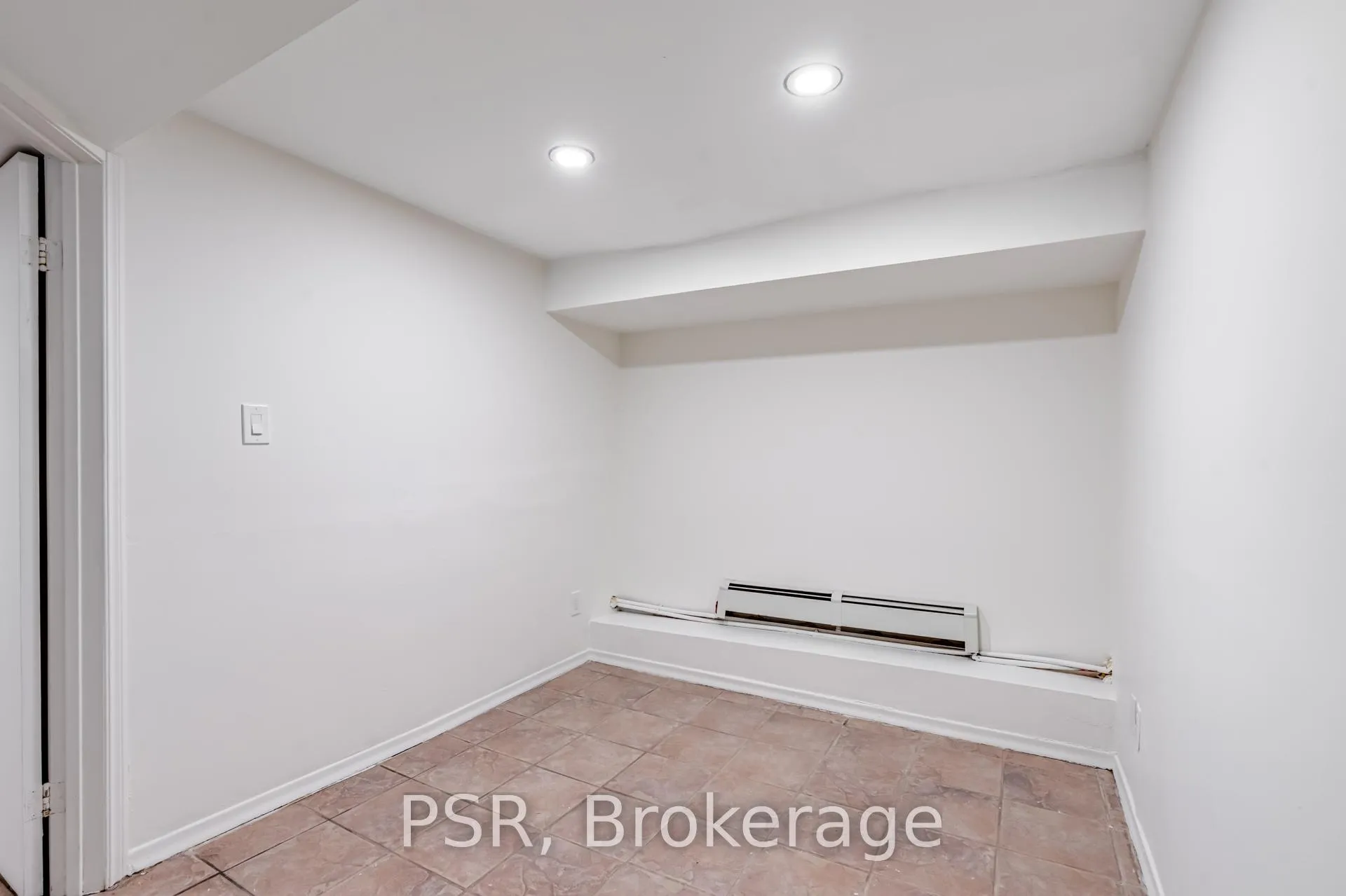 Photo 14 of Unit Bsmt, 678 Huron Street, Toronto, The Annex — HOMEH
