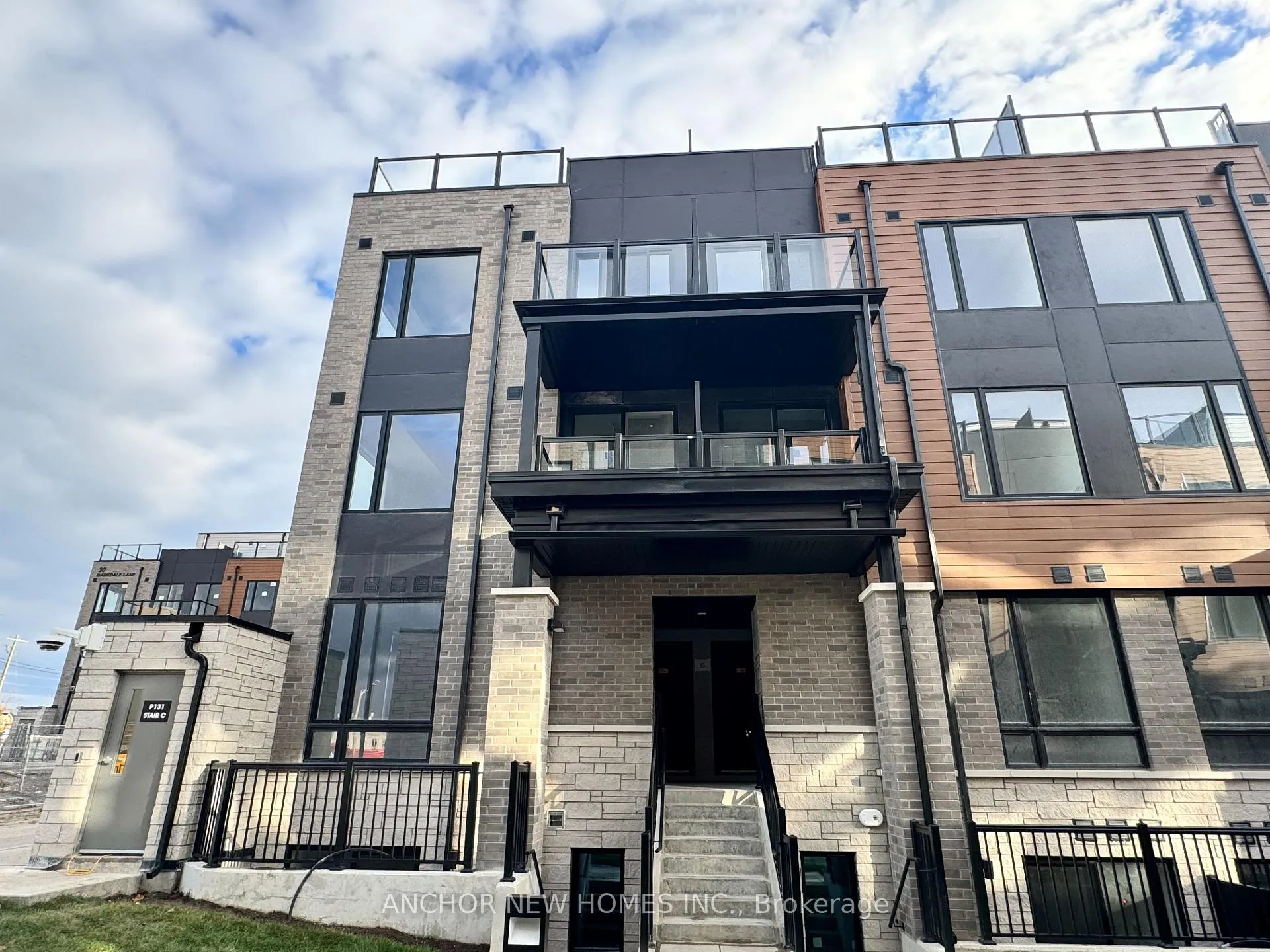 Photo 1 of Unit 15, 113 Marydale Avenue, Markham, Middlefield — HOMEH