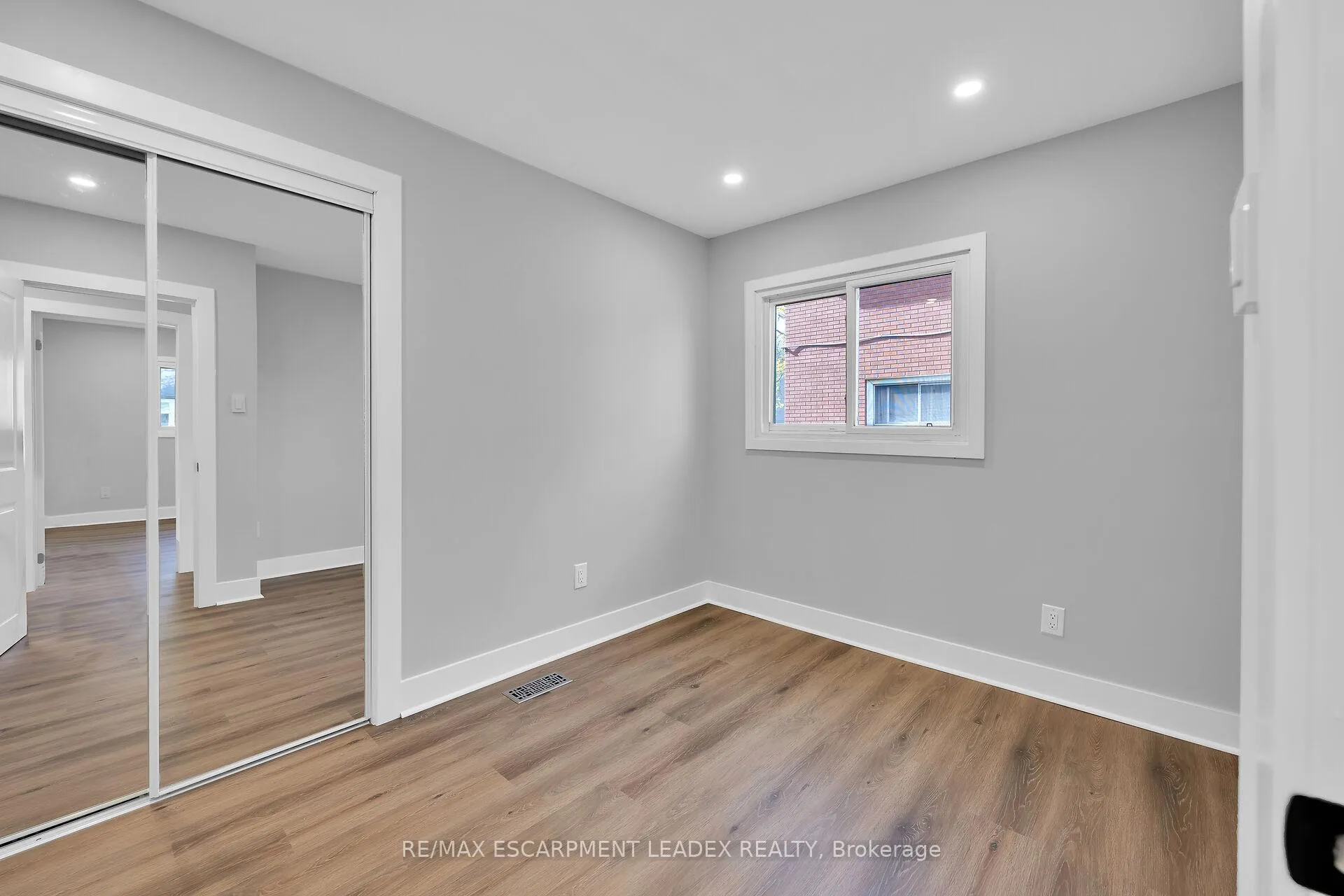 Photo 8 of 24 Clapham Road, Hamilton, Greenford — HOMEH