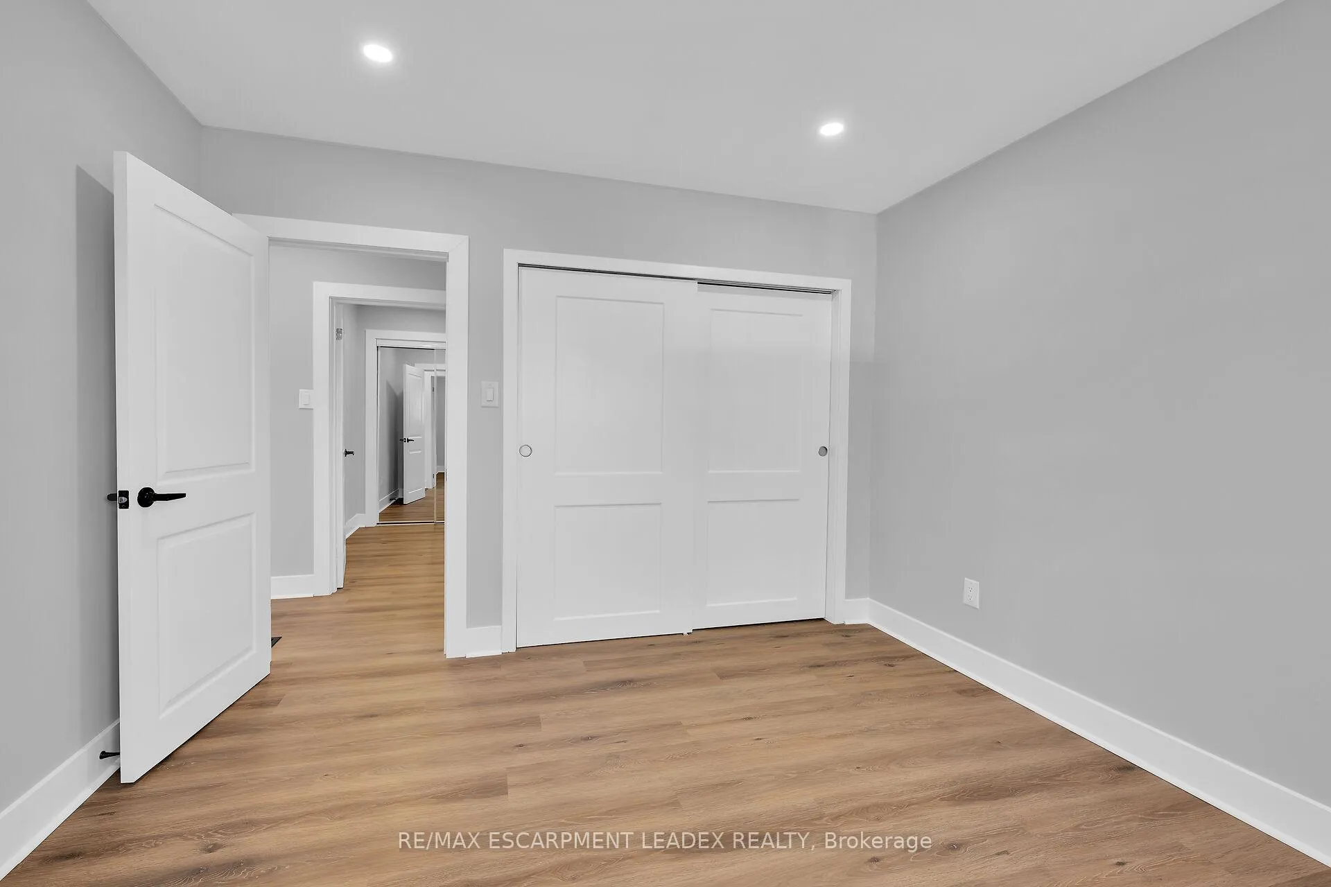 Photo 11 of 24 Clapham Road, Hamilton, Greenford — HOMEH