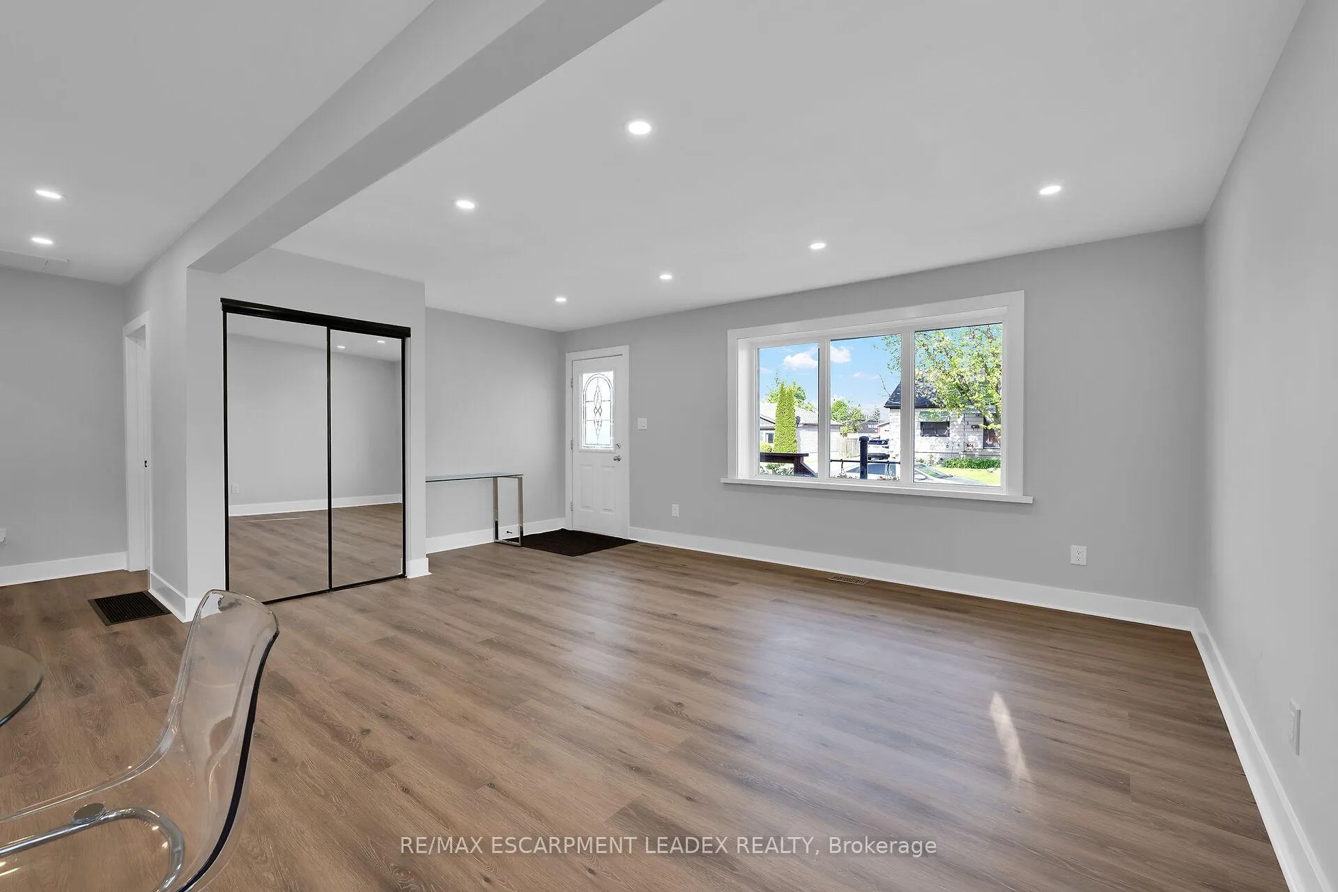 Photo 15 of 24 Clapham Road, Hamilton, Greenford — HOMEH