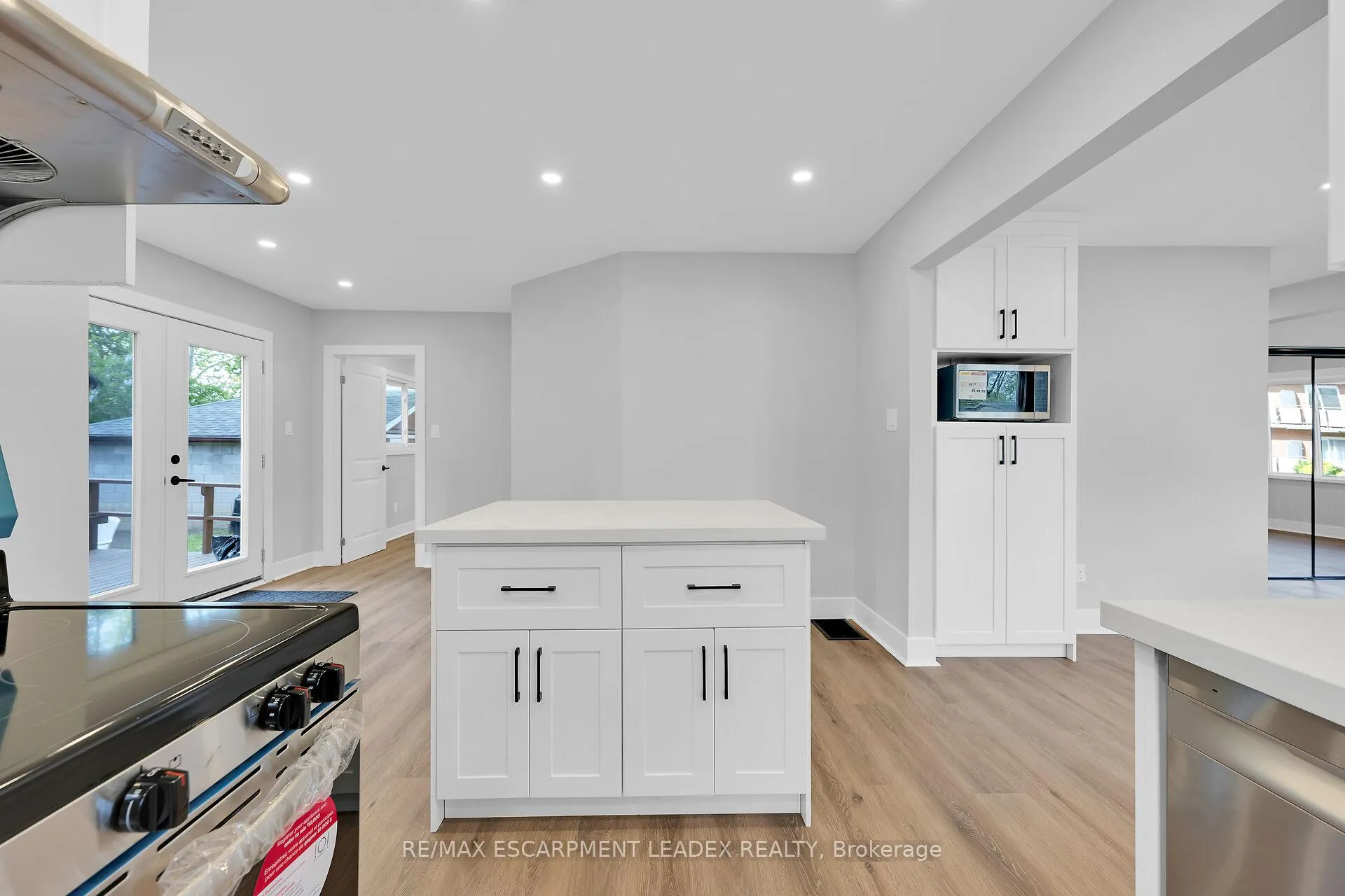 Photo 23 of 24 Clapham Road, Hamilton, Greenford — HOMEH