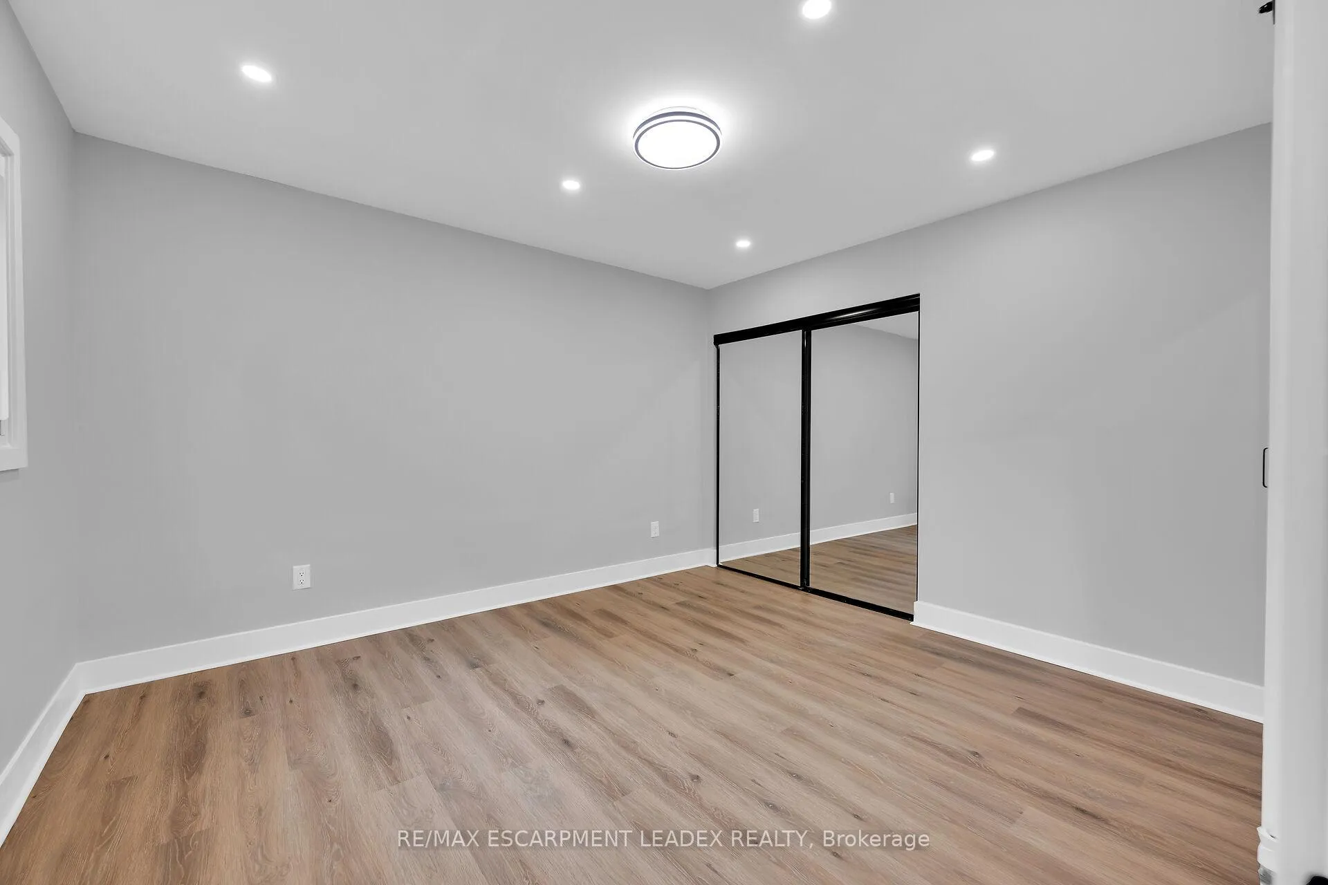 Photo 25 of 24 Clapham Road, Hamilton, Greenford — HOMEH