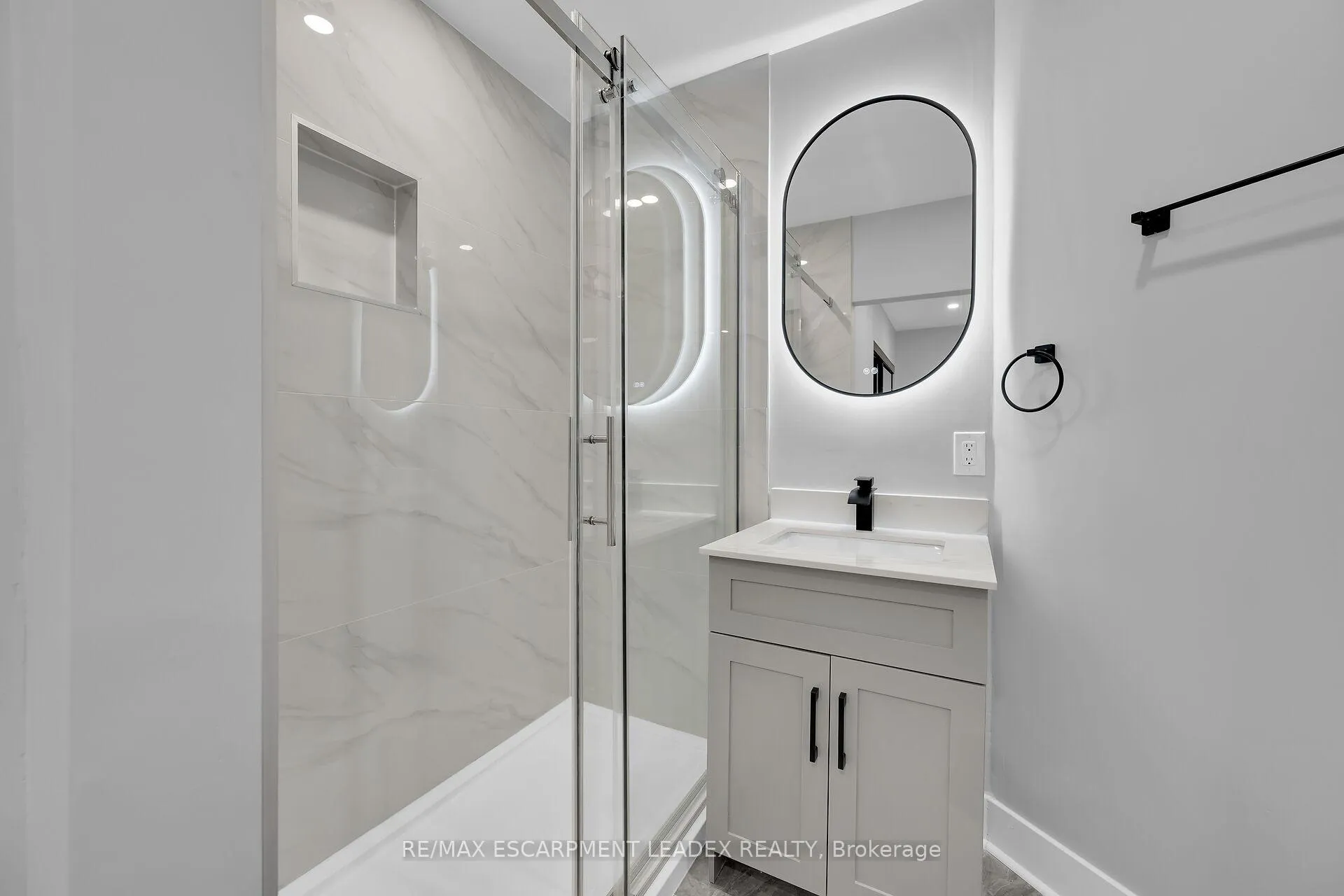 Photo 27 of 24 Clapham Road, Hamilton, Greenford — HOMEH