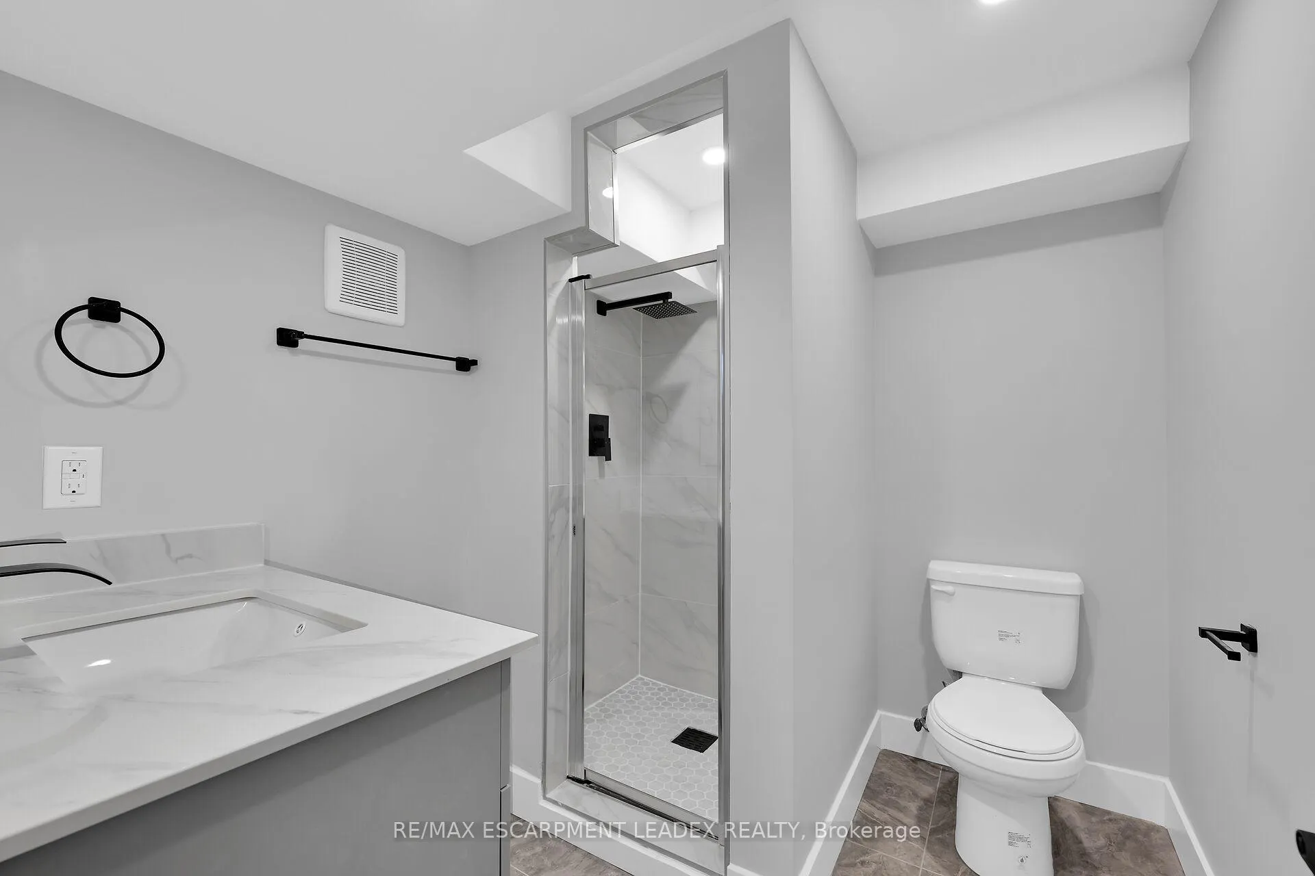 Photo 34 of 24 Clapham Road, Hamilton, Greenford — HOMEH
