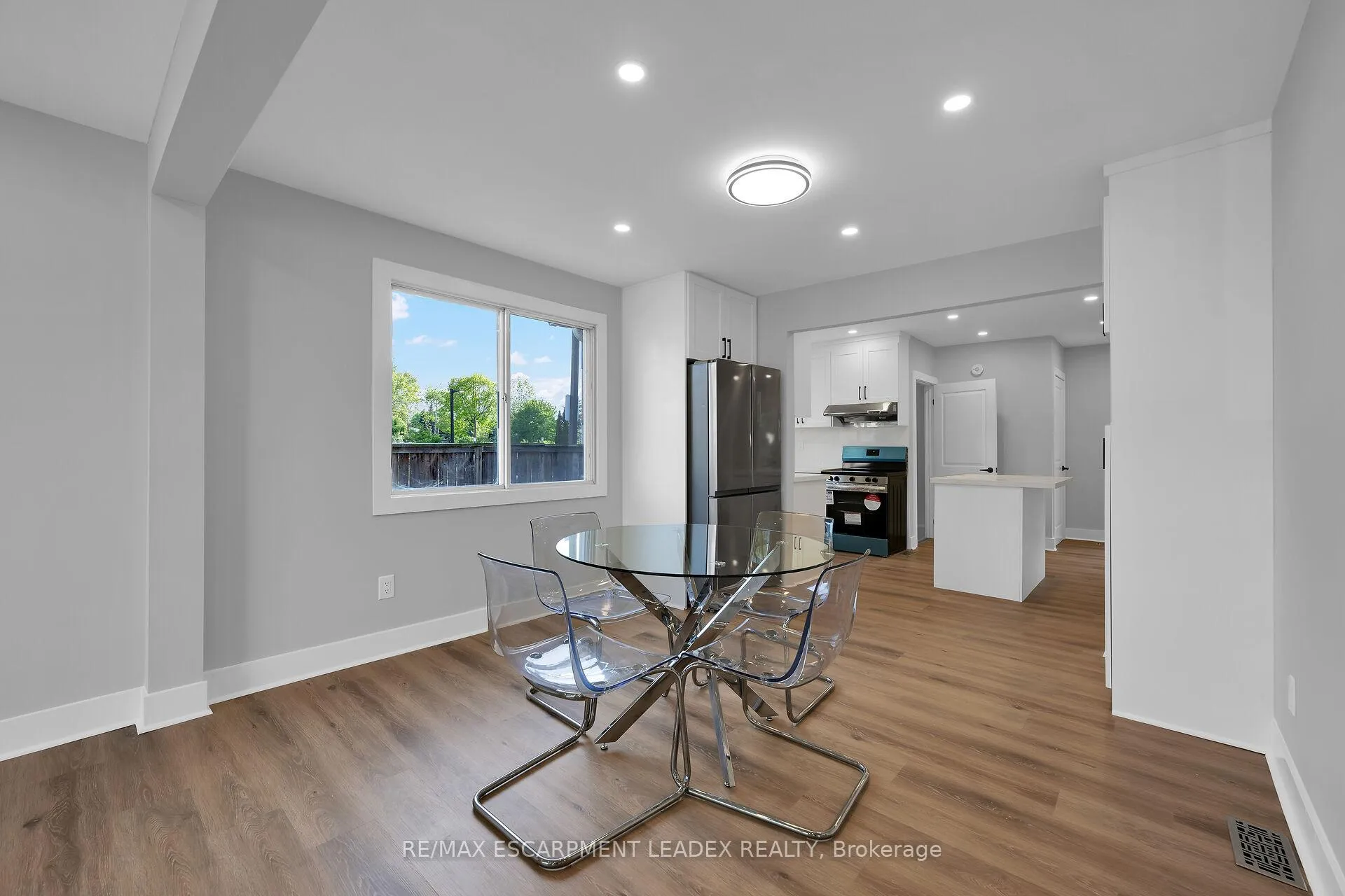 Photo 37 of 24 Clapham Road, Hamilton, Greenford — HOMEH