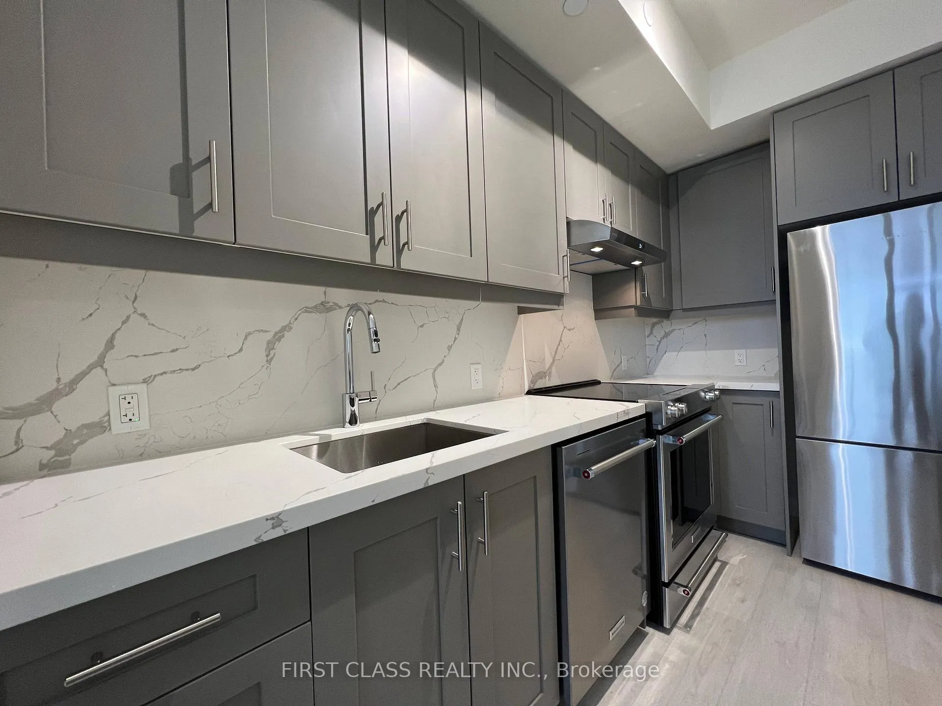Photo 9 of Unit 2420, 9000 Jane Street, Vaughan, Concord — HOMEH