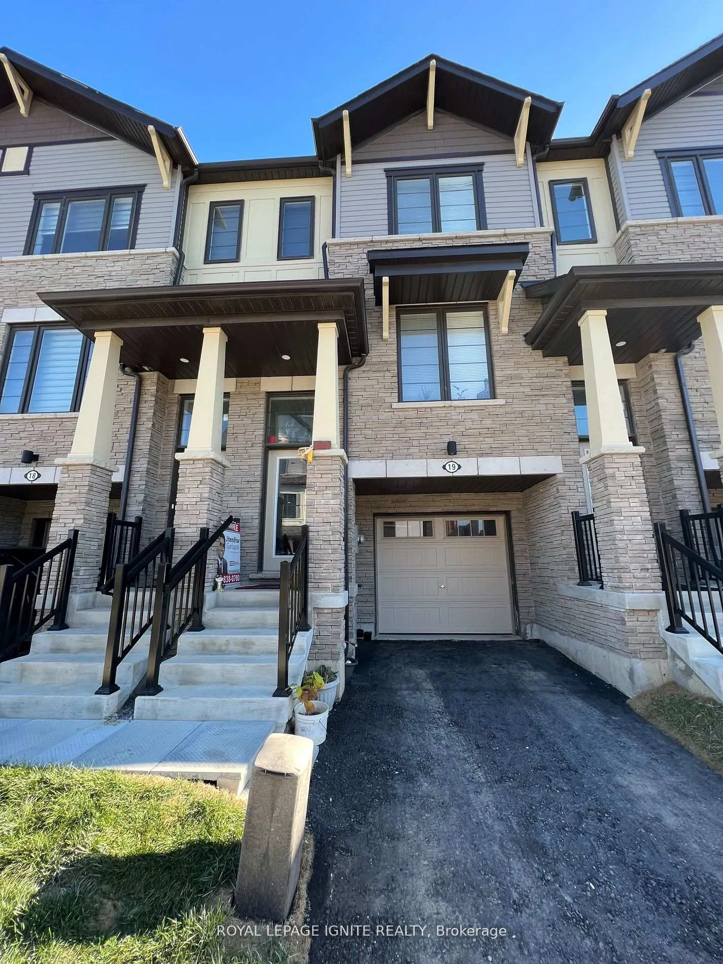 Photo 2 of Unit 19, 185 Bedrock Drive, Hamilton, Stoney Creek — HOMEH