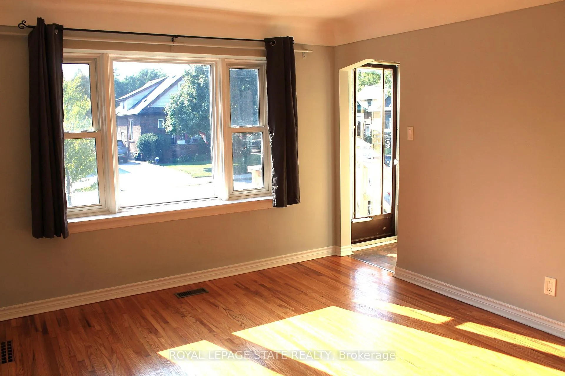 Photo 6 of Unit A, 191 East 25th Street, Hamilton, Eastmount — HOMEH