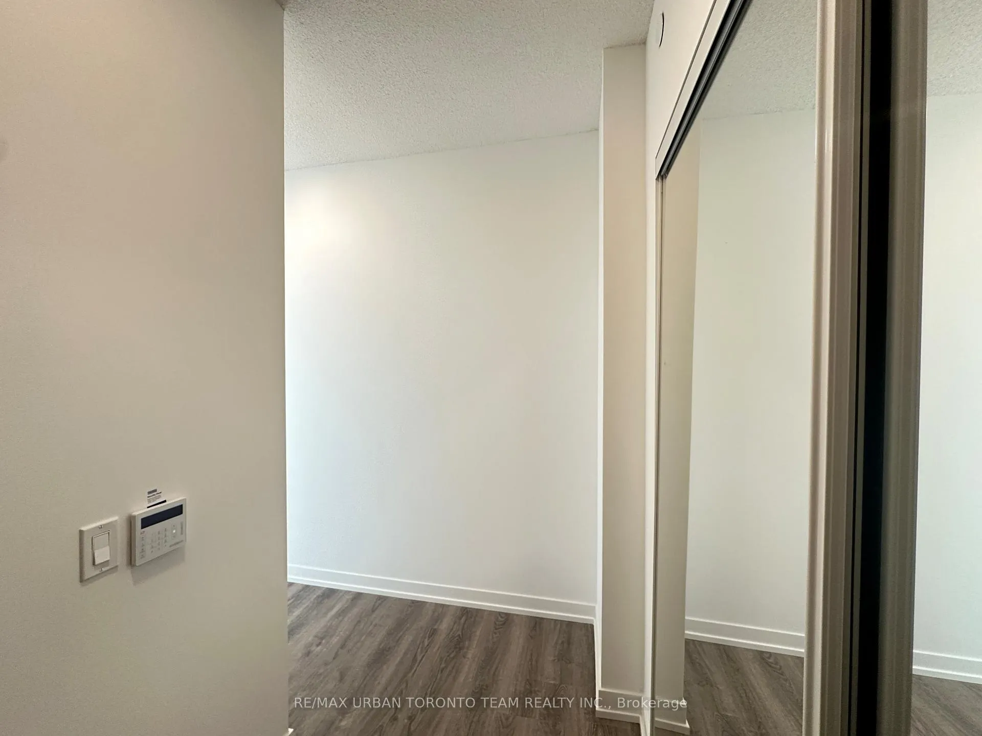 Photo 3 of Unit 2509, 8 Interchange Way, Vaughan, Vaughan Corporate Centre — HOMEH