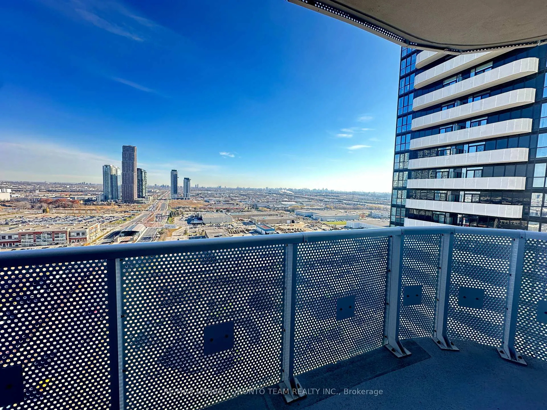 Photo 10 of Unit 2509, 8 Interchange Way, Vaughan, Vaughan Corporate Centre — HOMEH