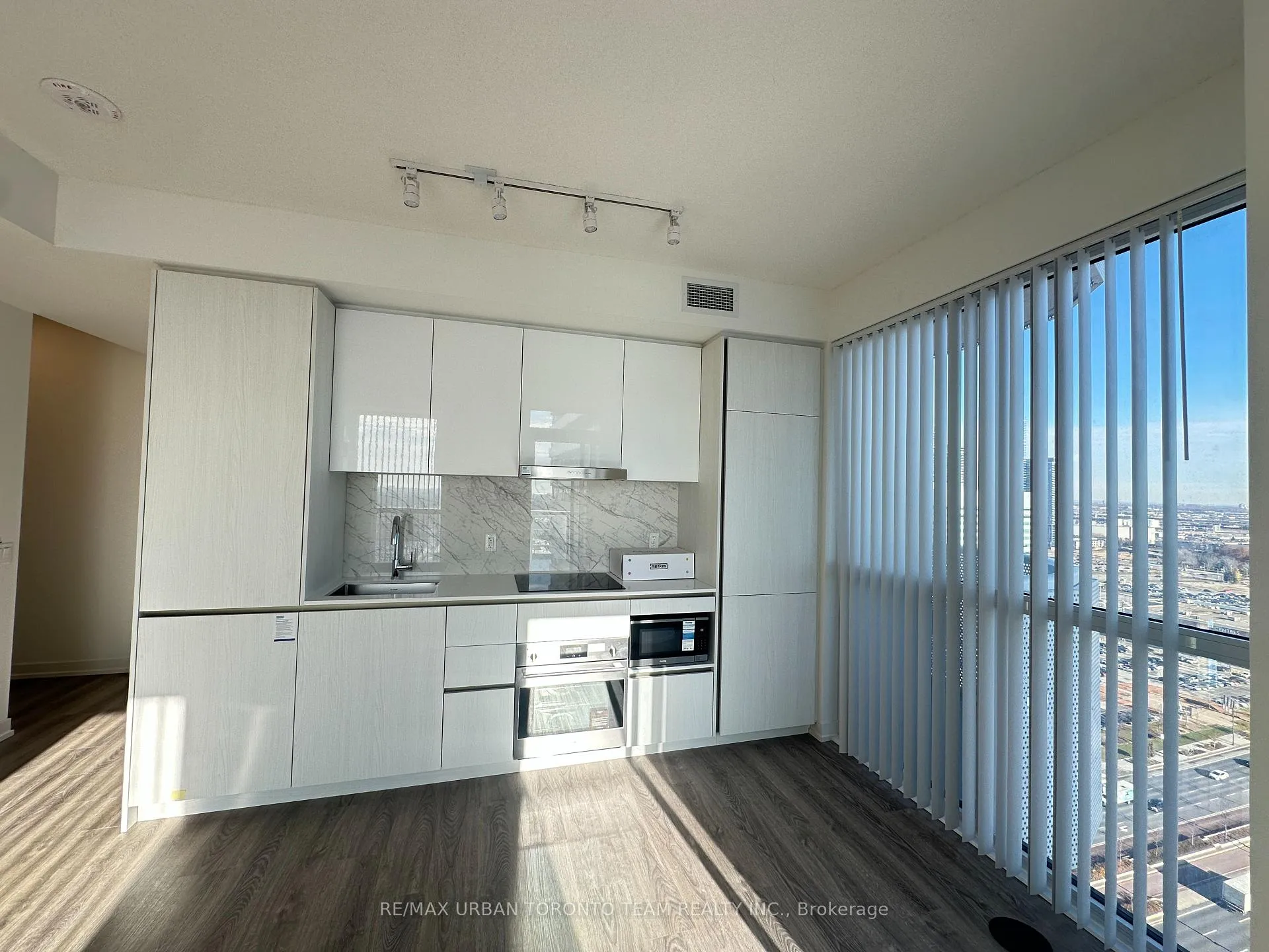 Photo 16 of Unit 2509, 8 Interchange Way, Vaughan, Vaughan Corporate Centre — HOMEH