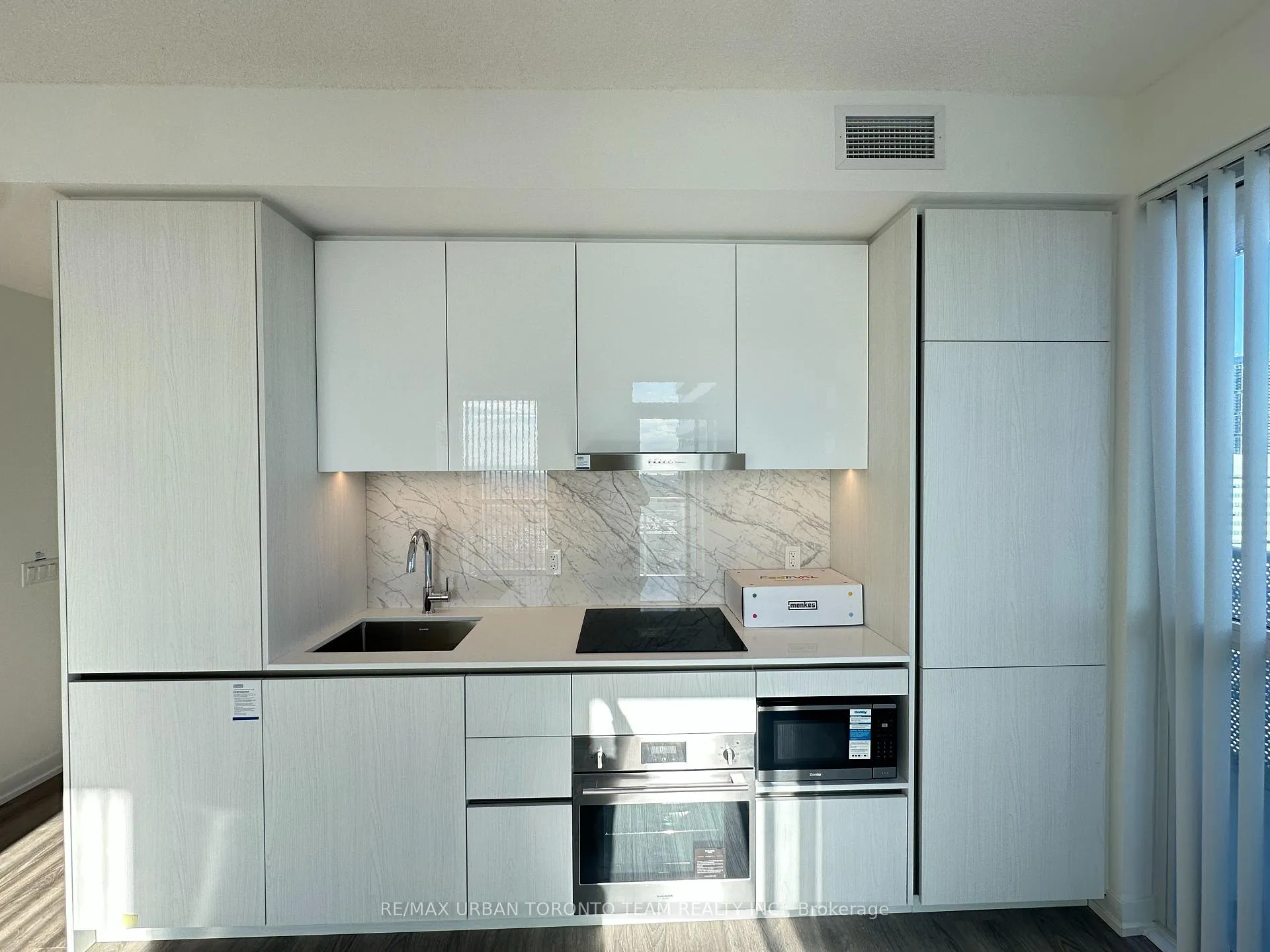 Photo 17 of Unit 2509, 8 Interchange Way, Vaughan, Vaughan Corporate Centre — HOMEH