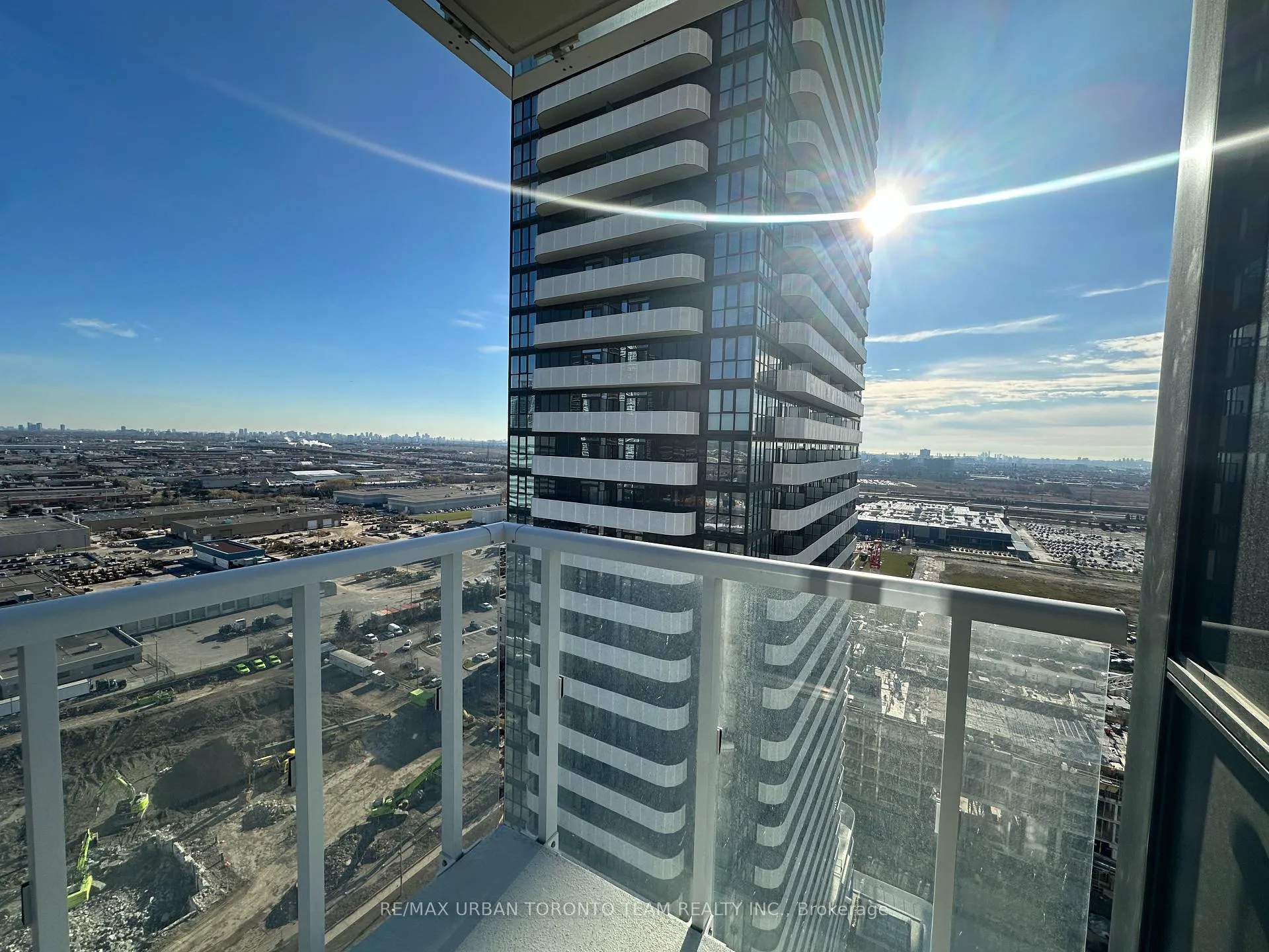 Photo 18 of Unit 2509, 8 Interchange Way, Vaughan, Vaughan Corporate Centre — HOMEH