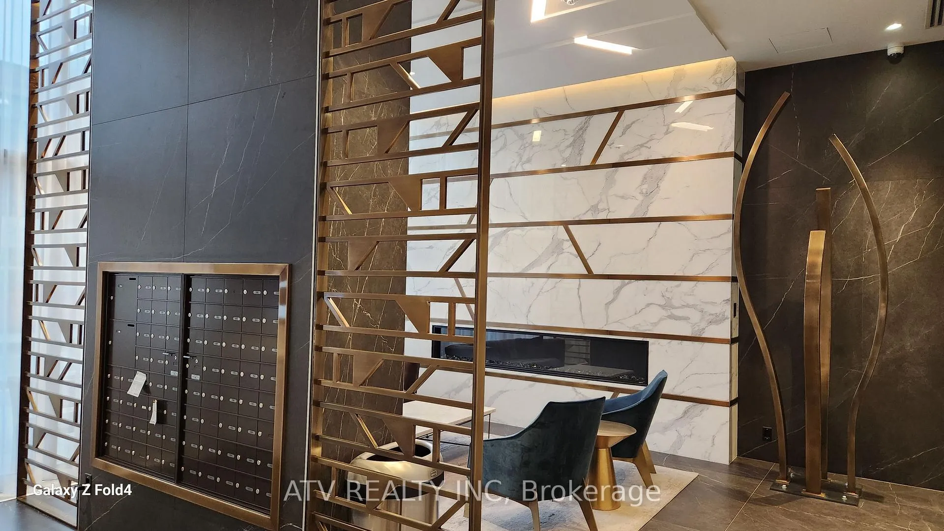 Photo 3 of Unit 704, 151 Avenue Road, Toronto, The Annex — HOMEH