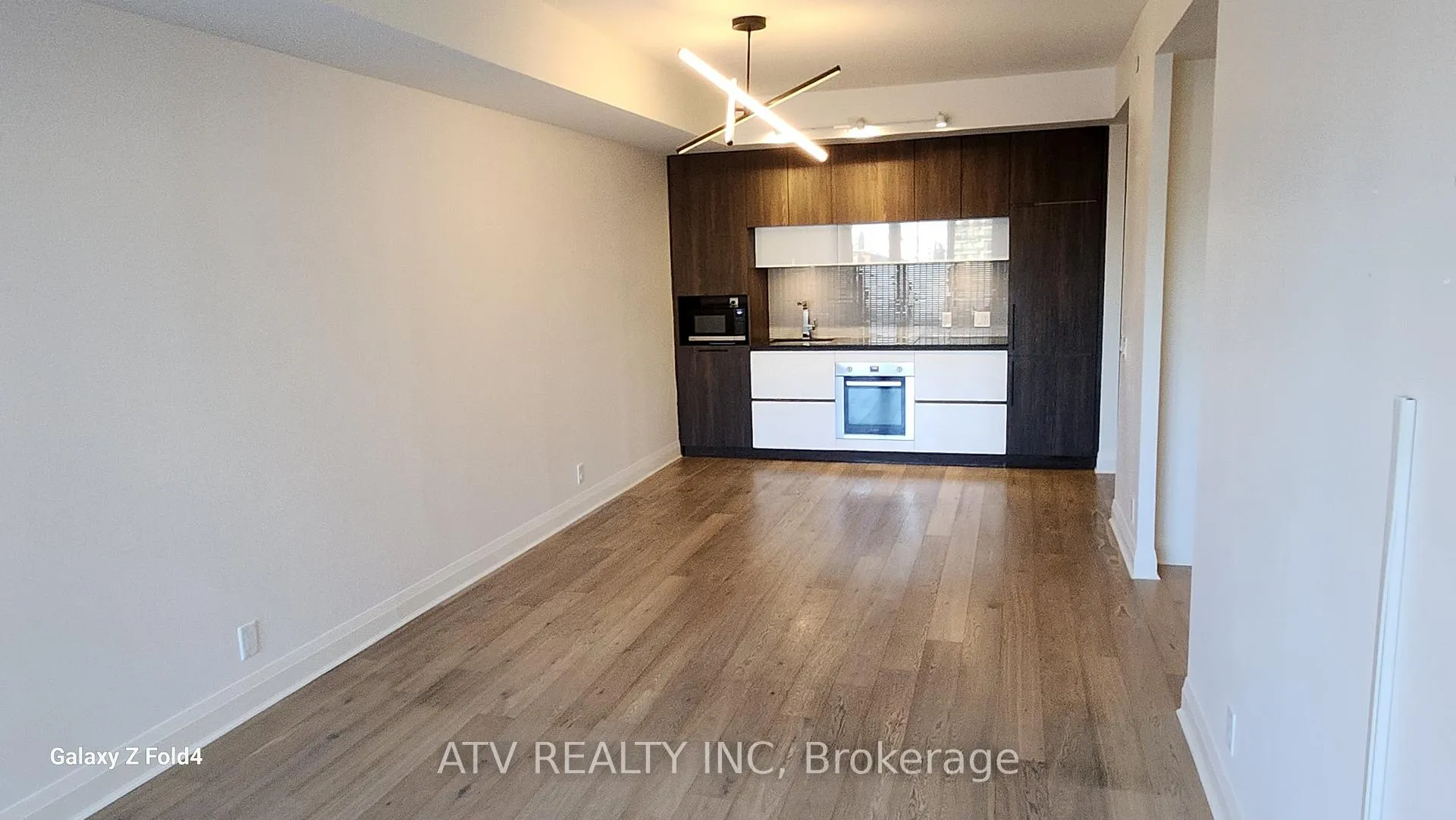 Photo 6 of Unit 704, 151 Avenue Road, Toronto, The Annex — HOMEH