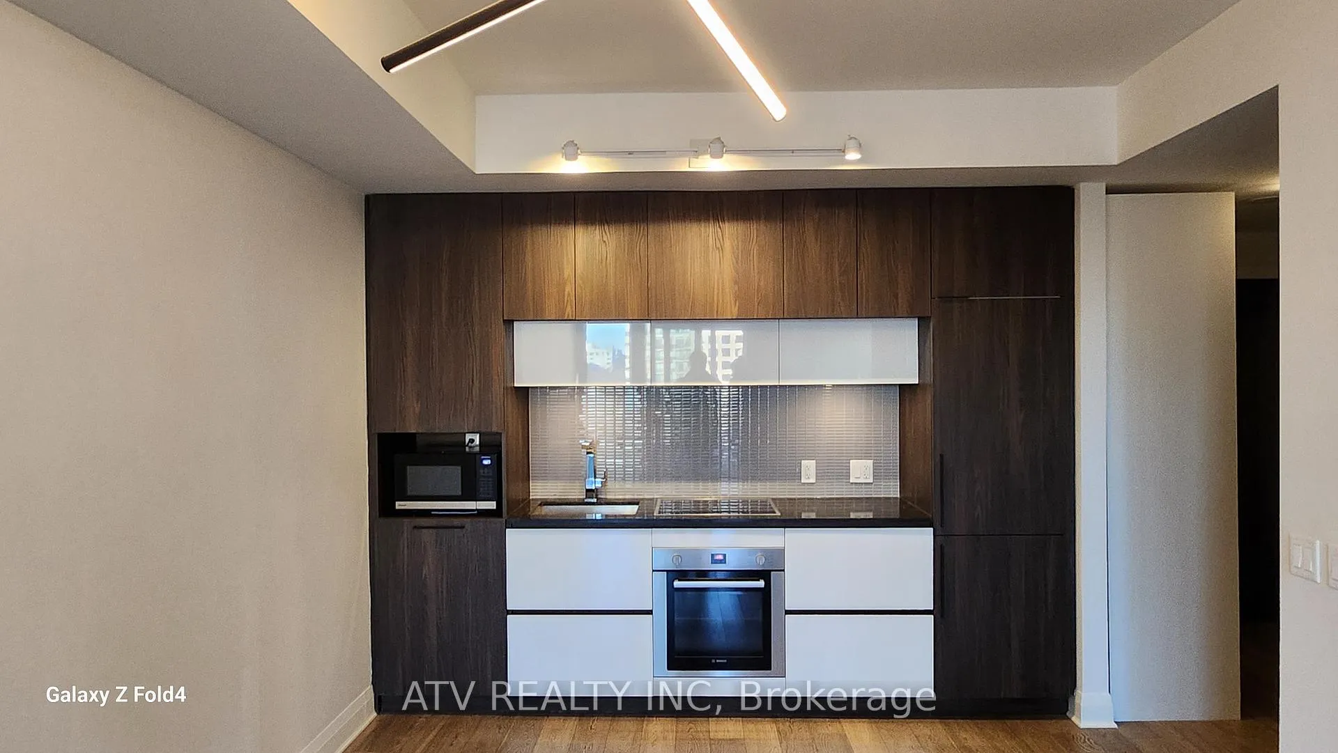 Photo 8 of Unit 704, 151 Avenue Road, Toronto, The Annex — HOMEH