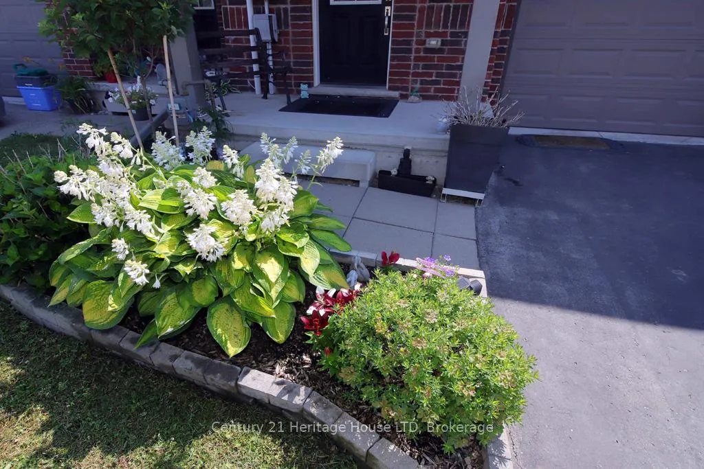 Photo 4 of 281 Silverwood Avenue, Welland, Coyle Creek — HOMEH