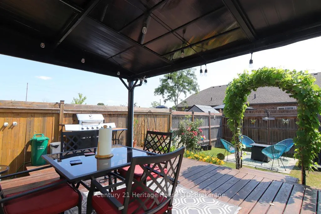 Photo 10 of 281 Silverwood Avenue, Welland, Coyle Creek — HOMEH
