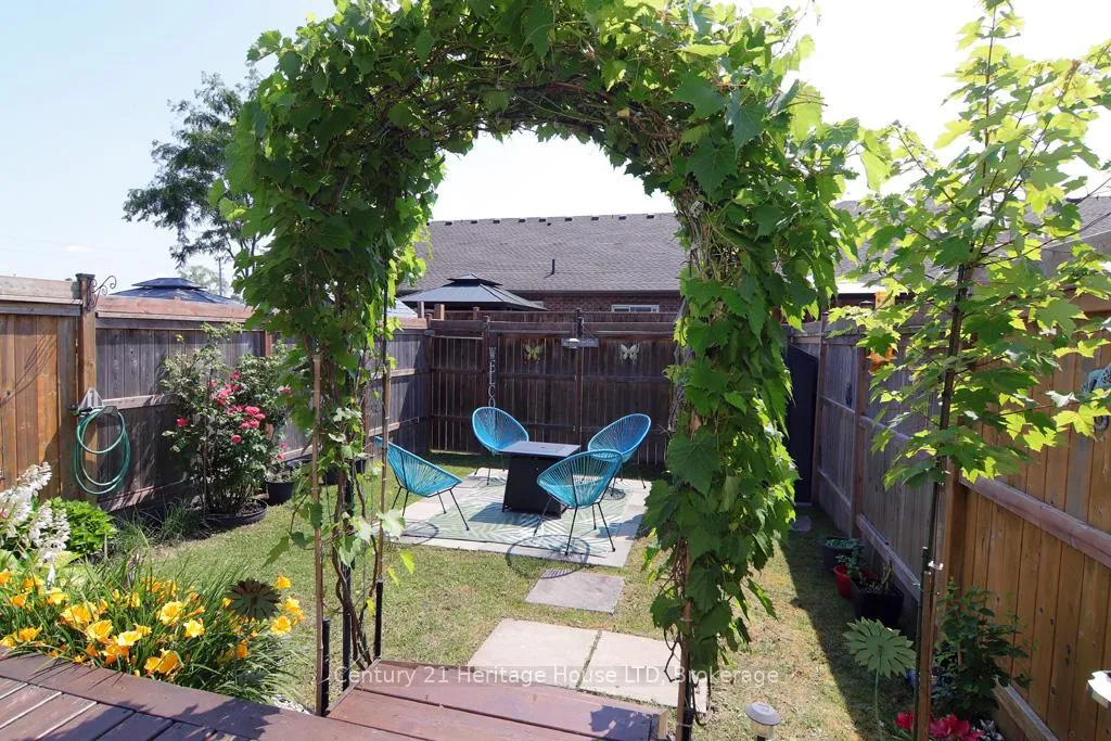 Photo 11 of 281 Silverwood Avenue, Welland, Coyle Creek — HOMEH