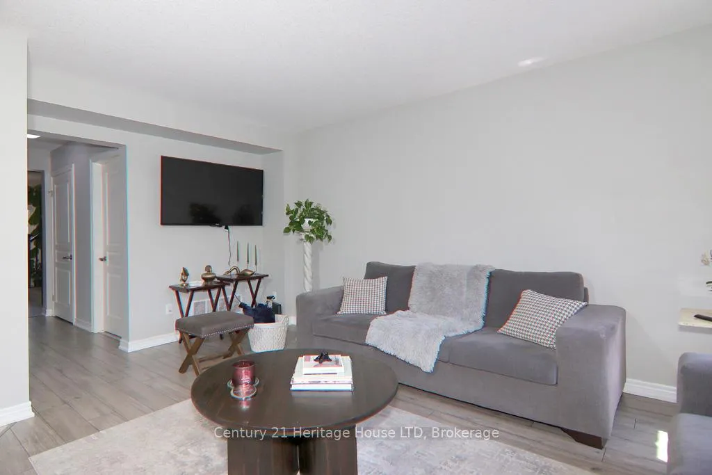 Photo 16 of 281 Silverwood Avenue, Welland, Coyle Creek — HOMEH