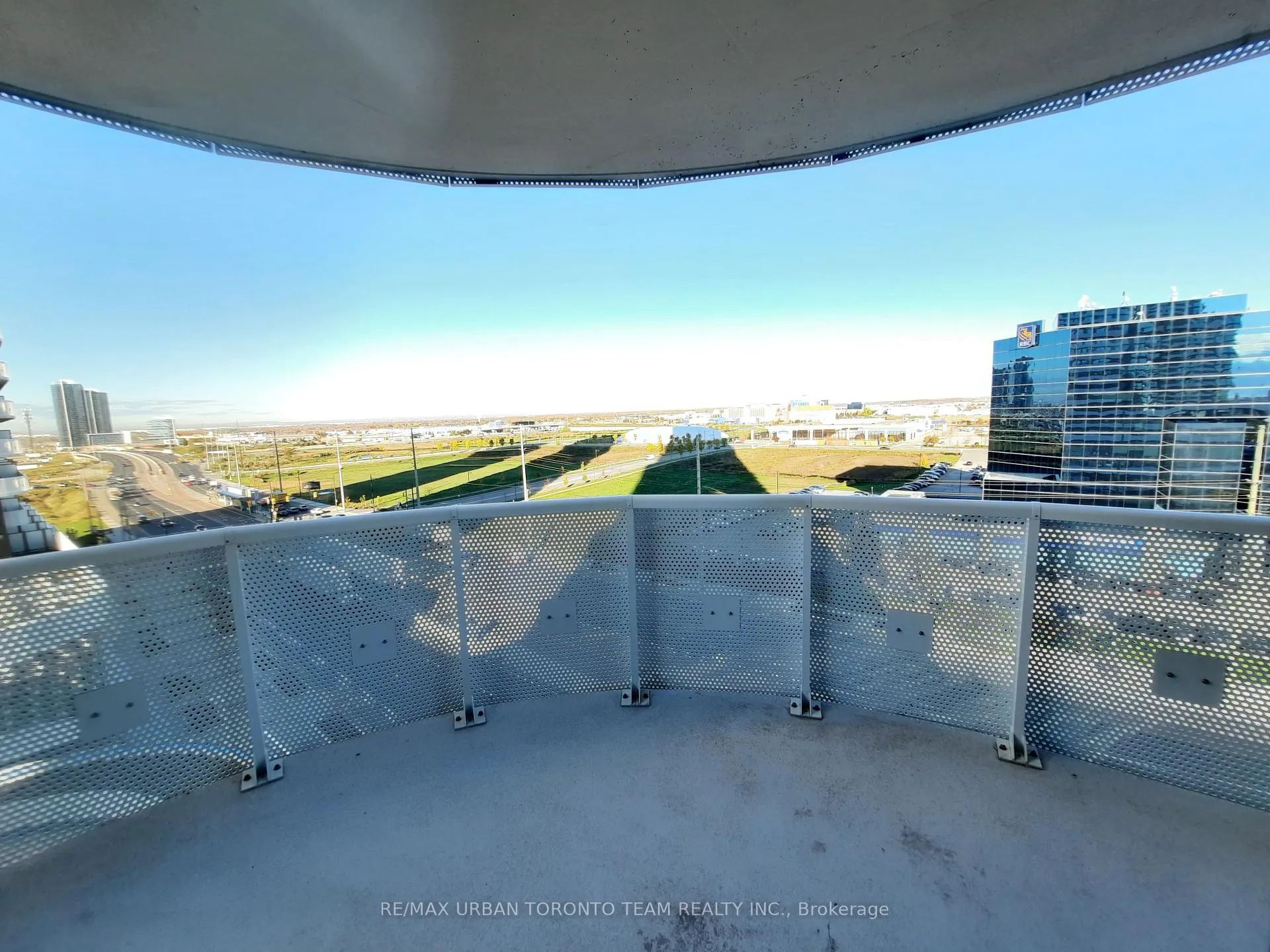 Photo 5 of Unit 802, 8 Interchange Way, Vaughan, Vaughan Corporate Centre — HOMEH