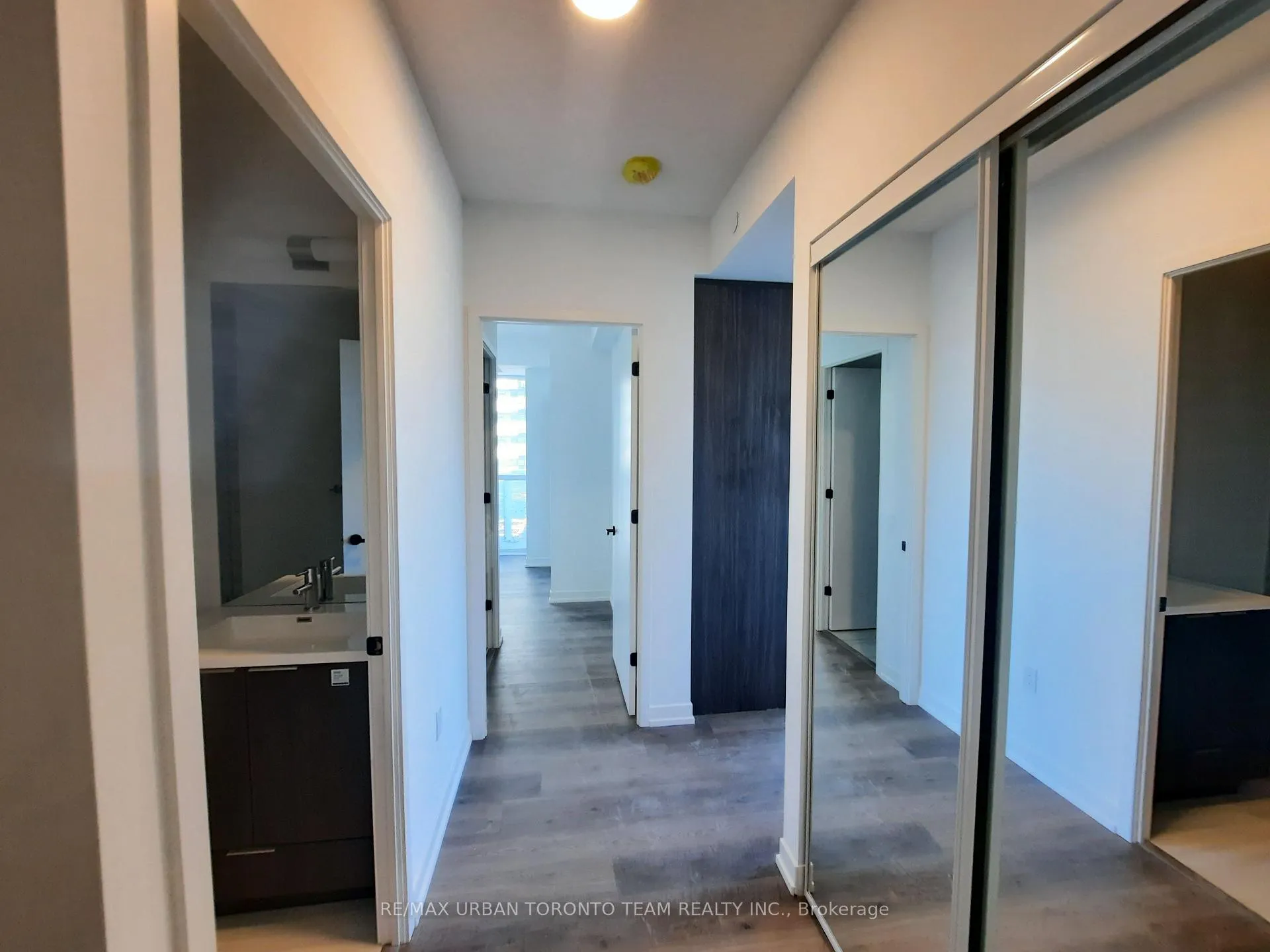 Photo 8 of Unit 802, 8 Interchange Way, Vaughan, Vaughan Corporate Centre — HOMEH