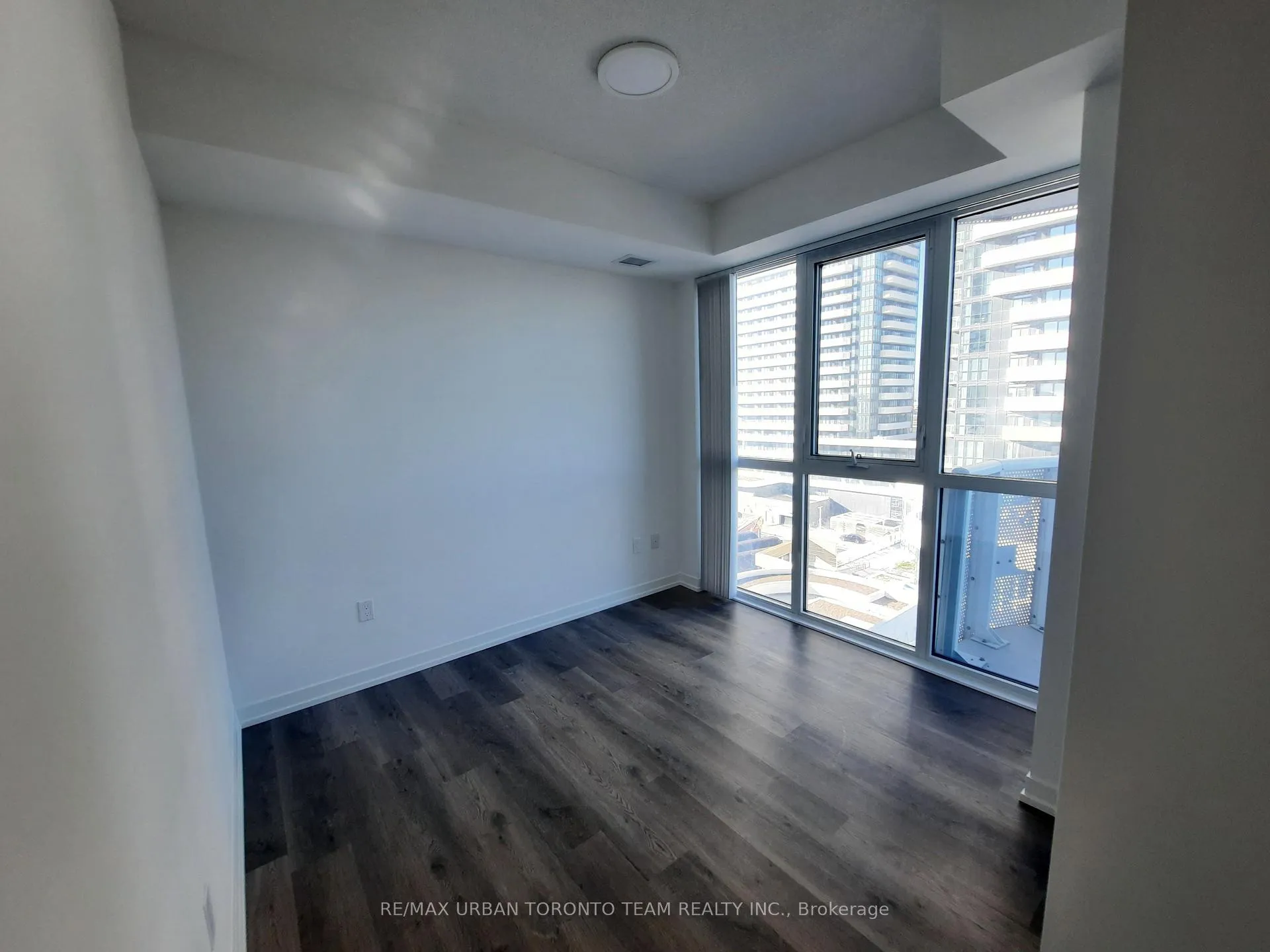 Photo 10 of Unit 802, 8 Interchange Way, Vaughan, Vaughan Corporate Centre — HOMEH