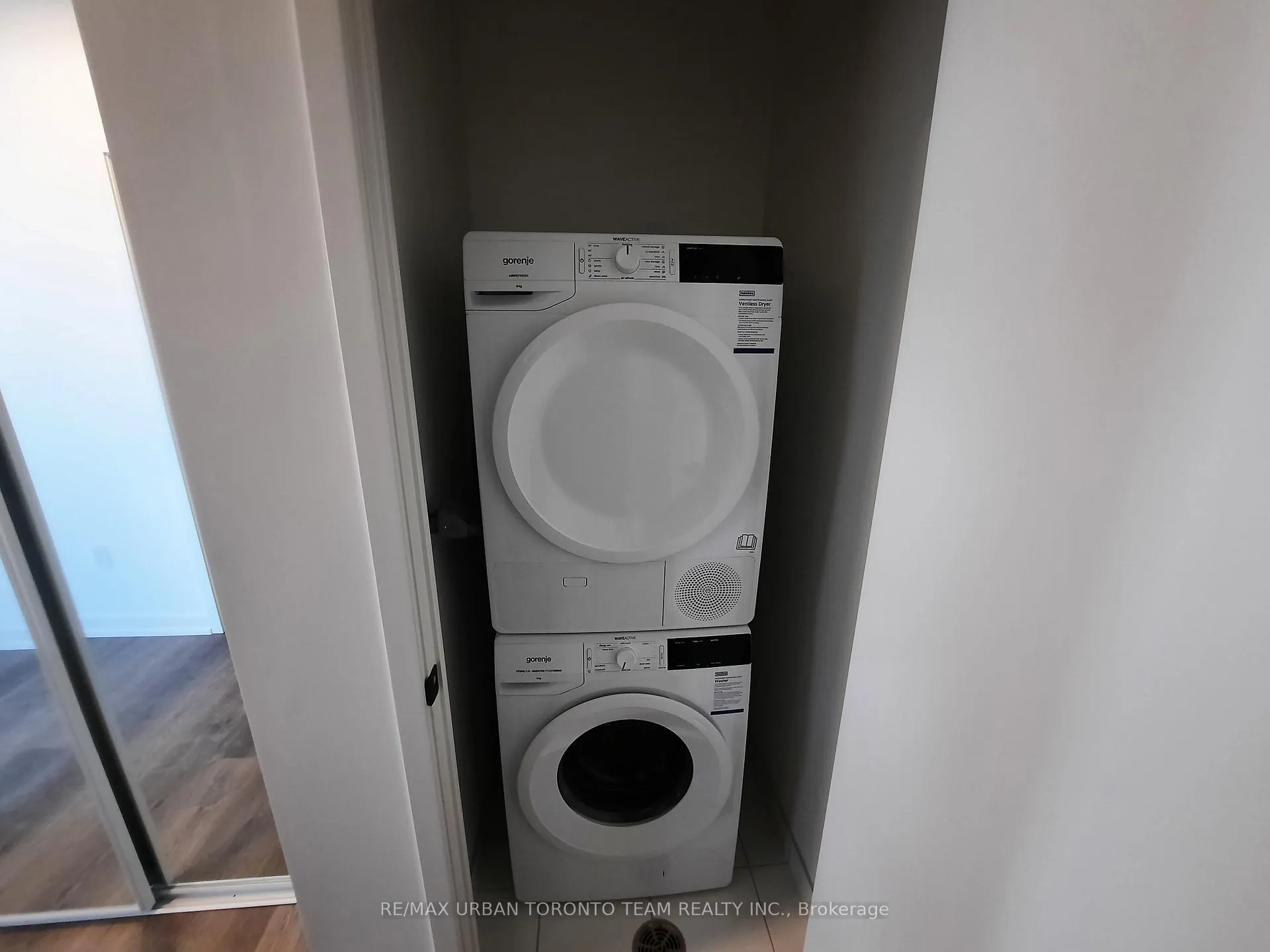 Photo 16 of Unit 802, 8 Interchange Way, Vaughan, Vaughan Corporate Centre — HOMEH