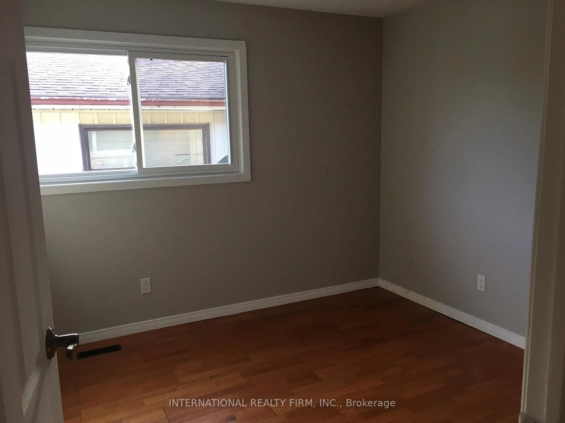 Photo 7 of 174 Beech Street, Brampton, Brampton North — HOMEH