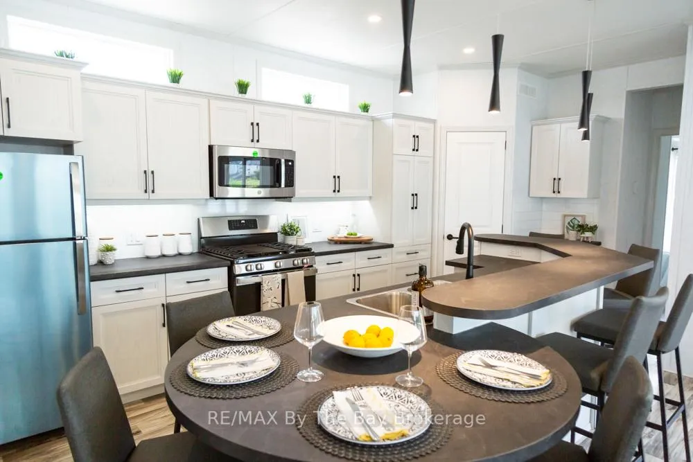 Photo 6 of Unit 37, 3282 Ogdens Beach Road, Midland — HOMEH