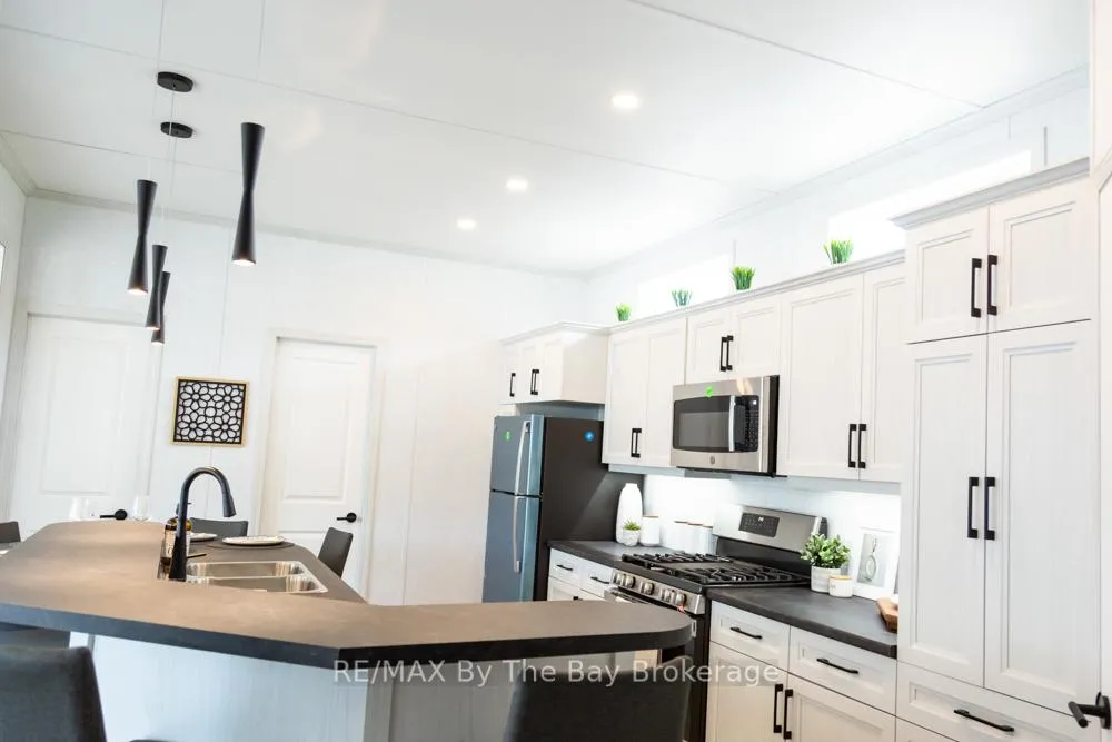 Photo 10 of Unit 37, 3282 Ogdens Beach Road, Midland — HOMEH