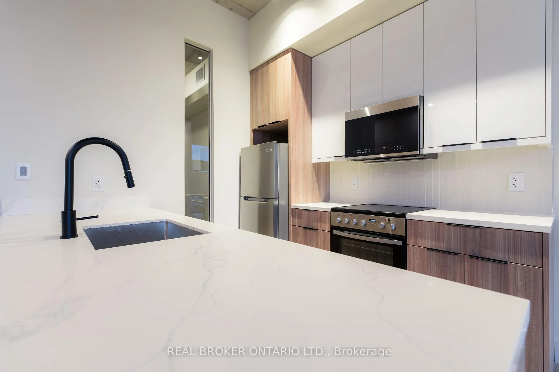 Photo 3 of Unit 507, 24 Augusta Street, Hamilton, Corktown — HOMEH