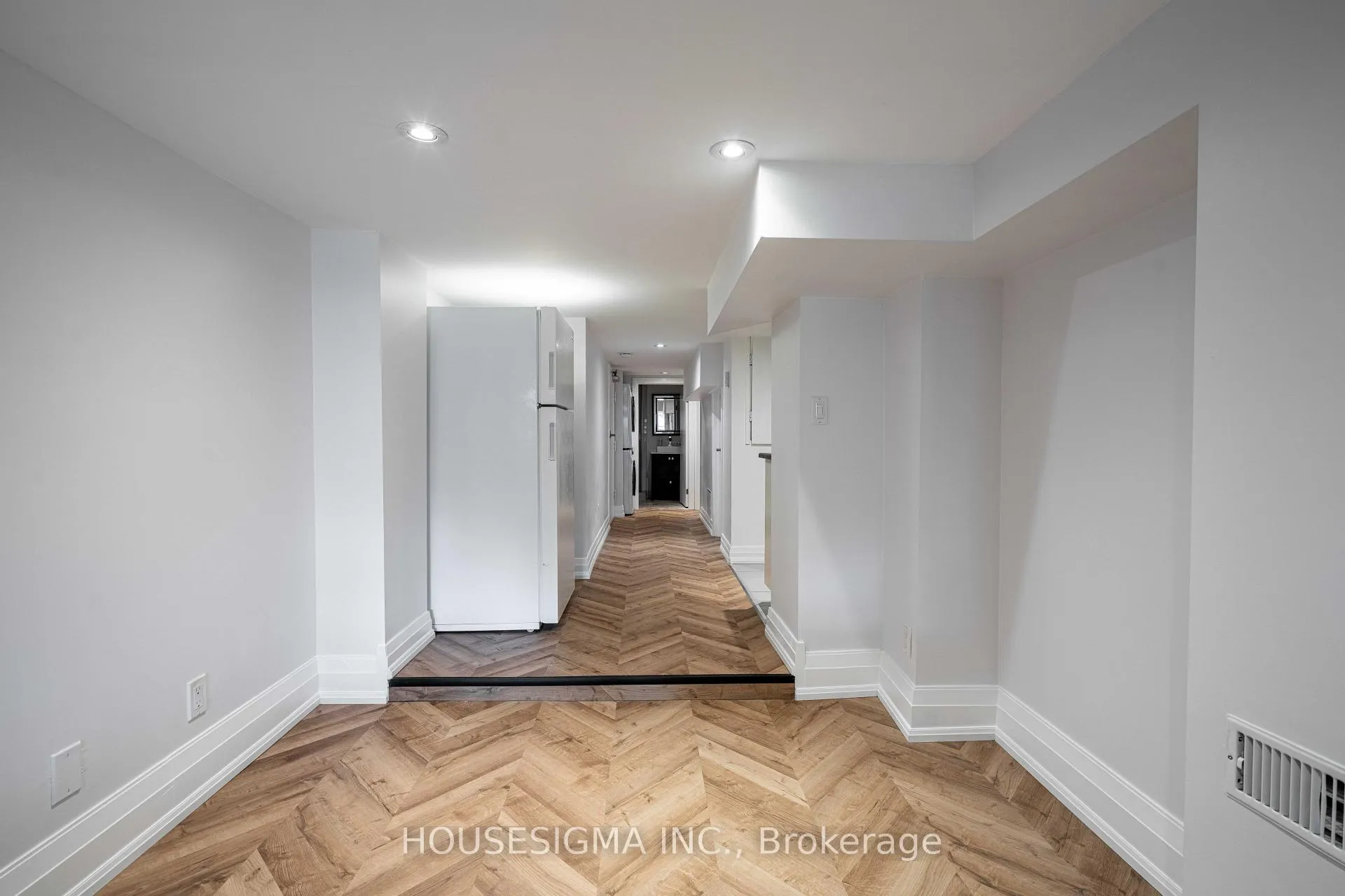 Photo 2 of Unit Lower, 5 Ivy Avenue, Toronto, South Riverdale — HOMEH