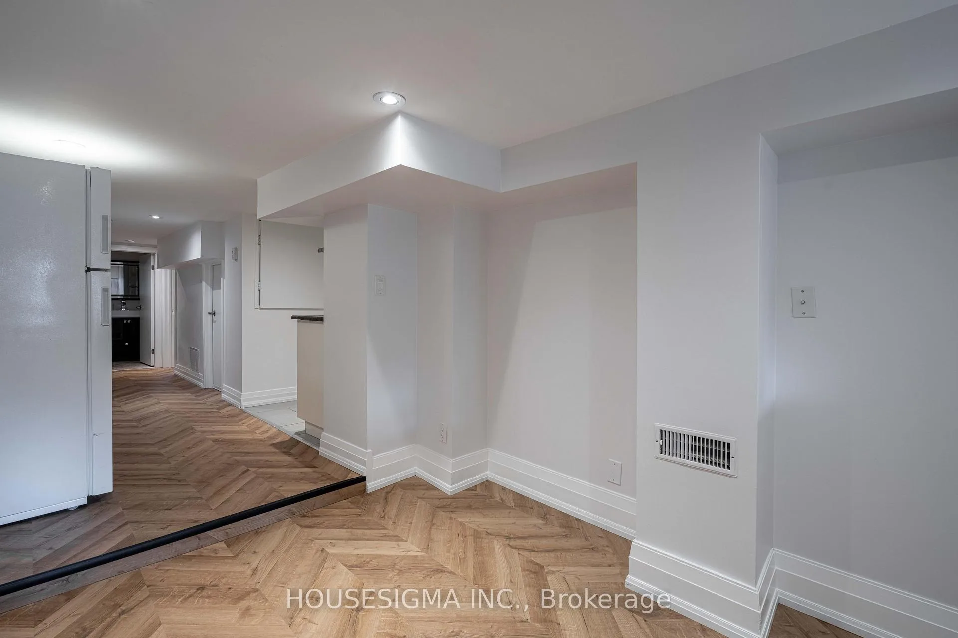Photo 3 of Unit Lower, 5 Ivy Avenue, Toronto, South Riverdale — HOMEH