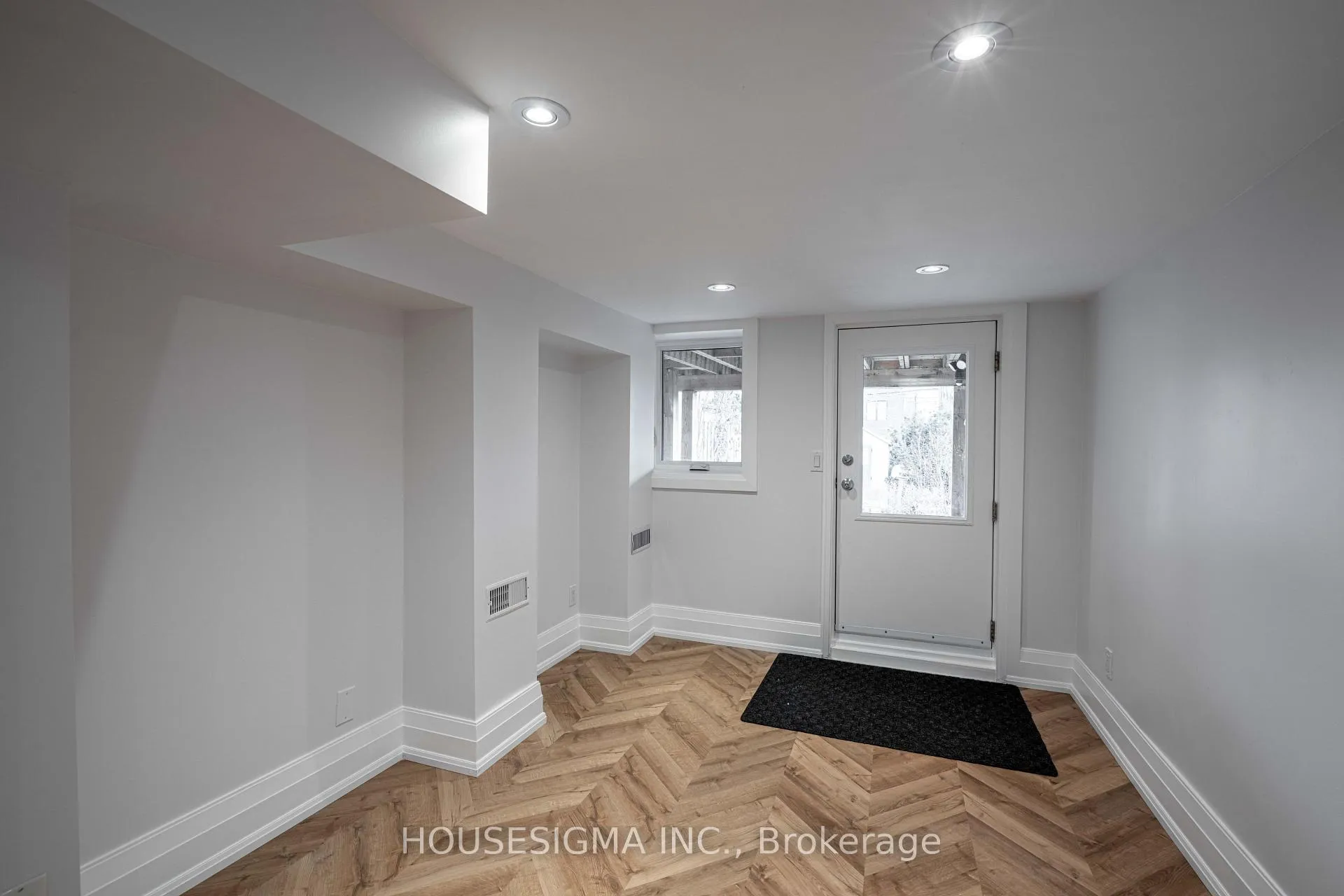 Photo 10 of Unit Lower, 5 Ivy Avenue, Toronto, South Riverdale — HOMEH