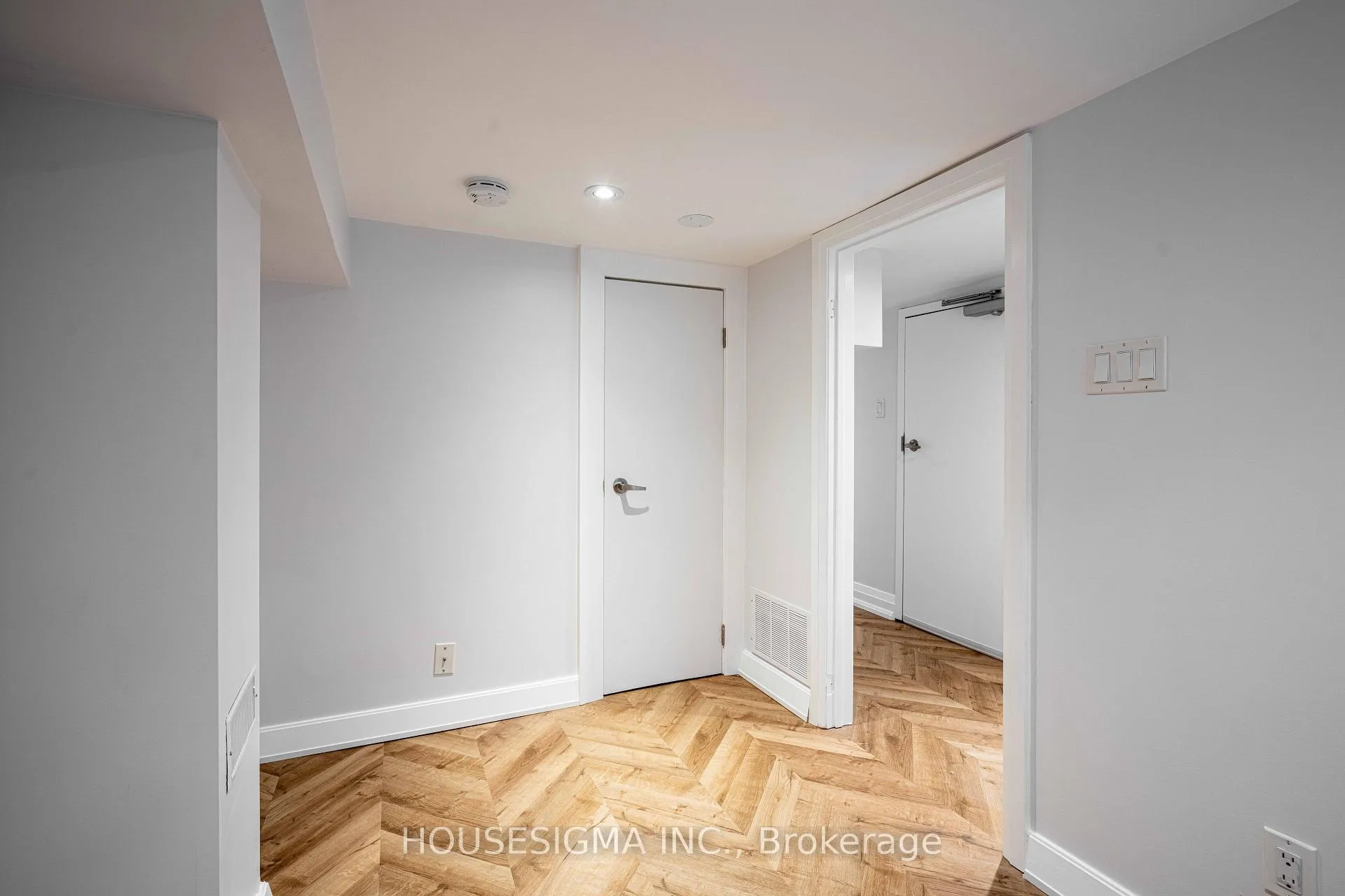 Photo 18 of Unit Lower, 5 Ivy Avenue, Toronto, South Riverdale — HOMEH