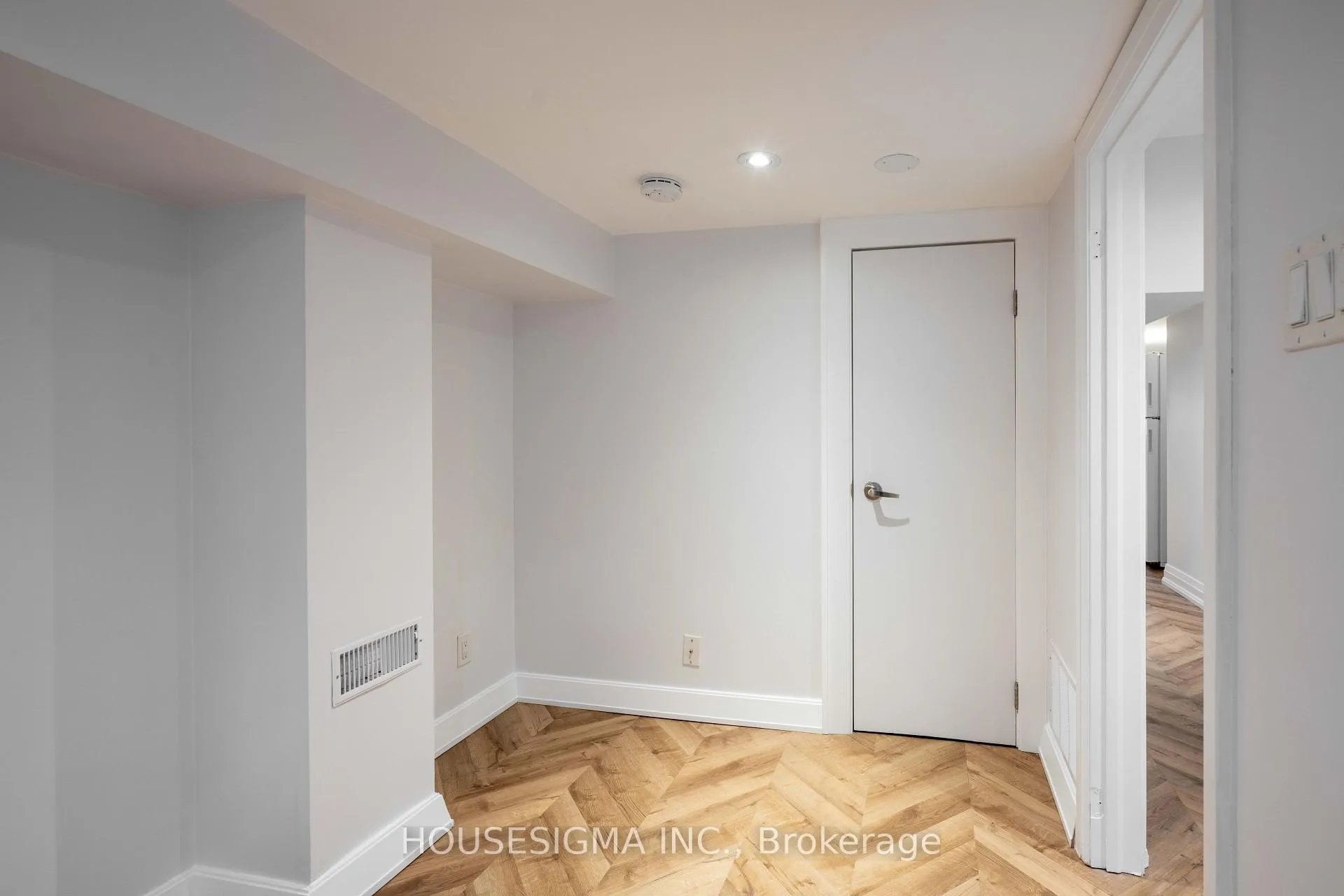 Photo 20 of Unit Lower, 5 Ivy Avenue, Toronto, South Riverdale — HOMEH