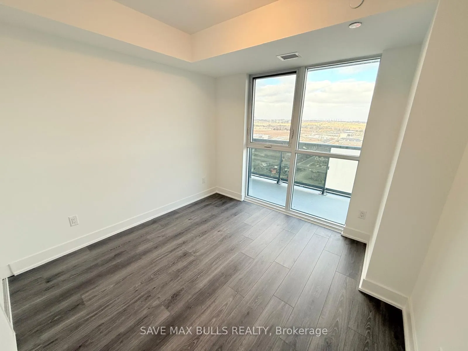 Photo 7 of Unit 1601, 2545 Simcoe Street N, Oshawa, Windfields — HOMEH