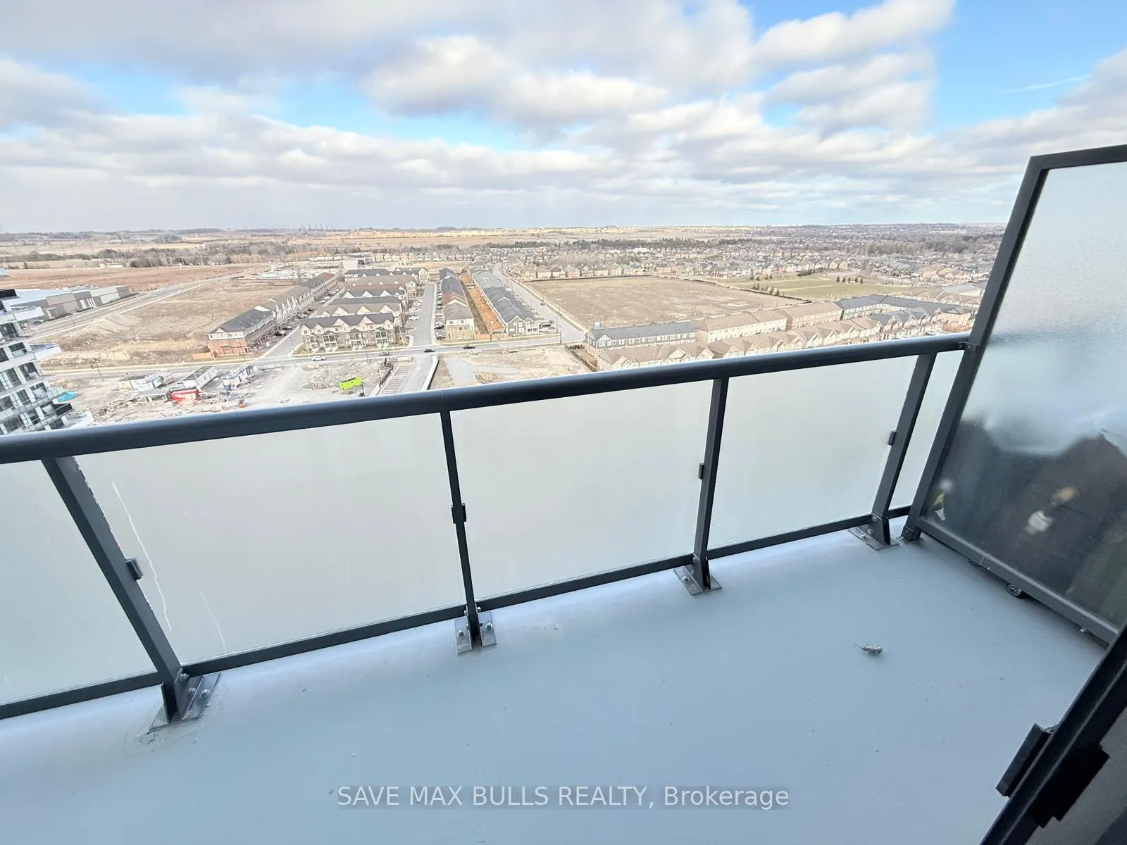Photo 9 of Unit 1601, 2545 Simcoe Street N, Oshawa, Windfields — HOMEH