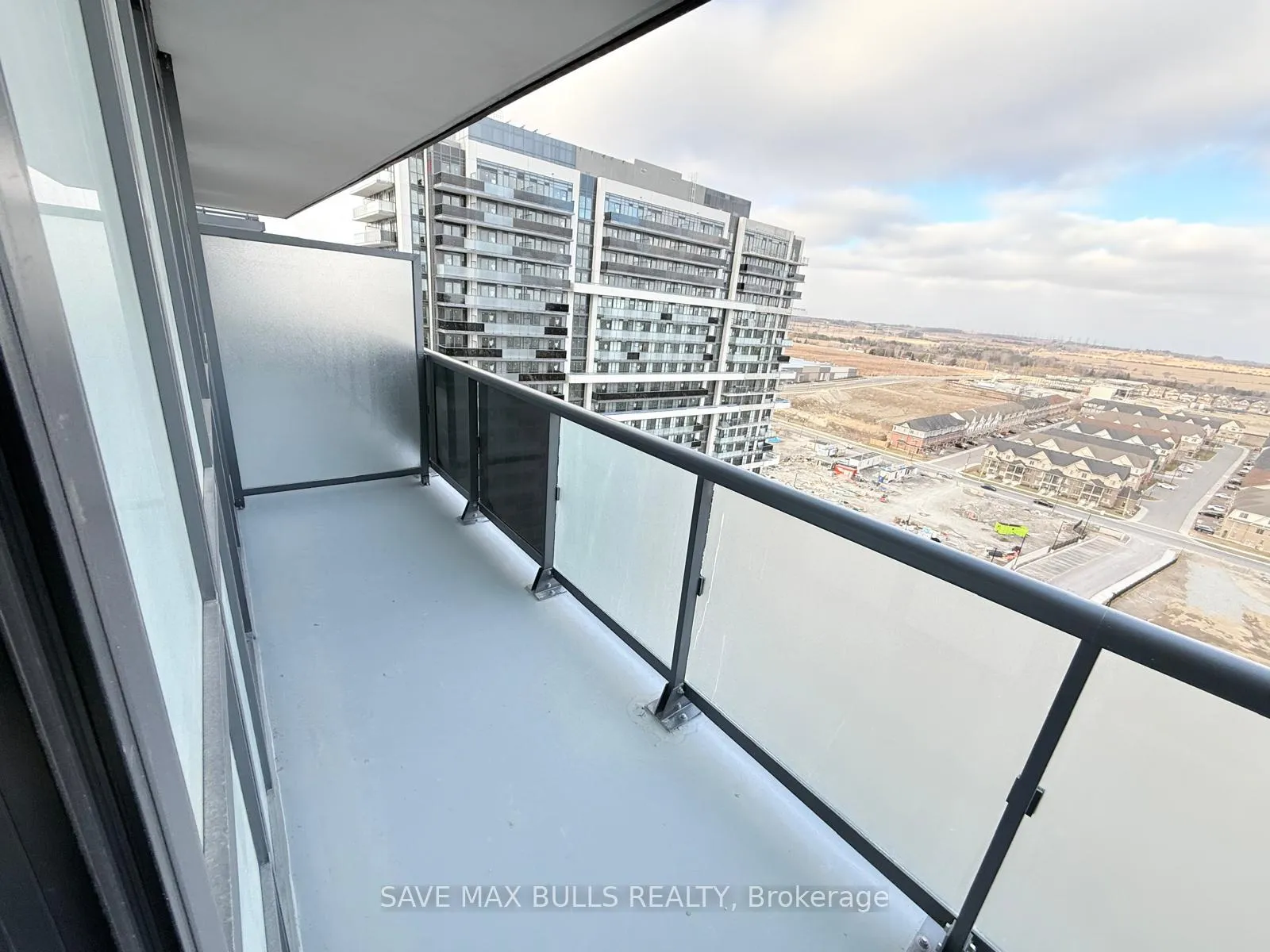 Photo 10 of Unit 1601, 2545 Simcoe Street N, Oshawa, Windfields — HOMEH